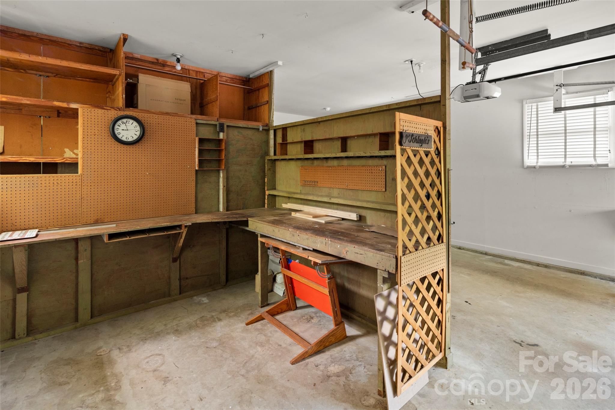 1212 Oakland Street — Hendersonville