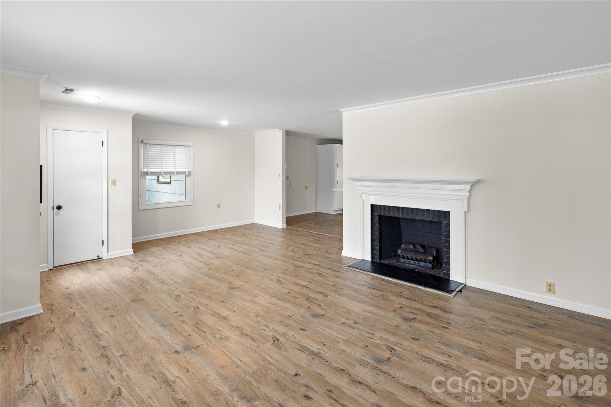 1212 Oakland Street — Hendersonville