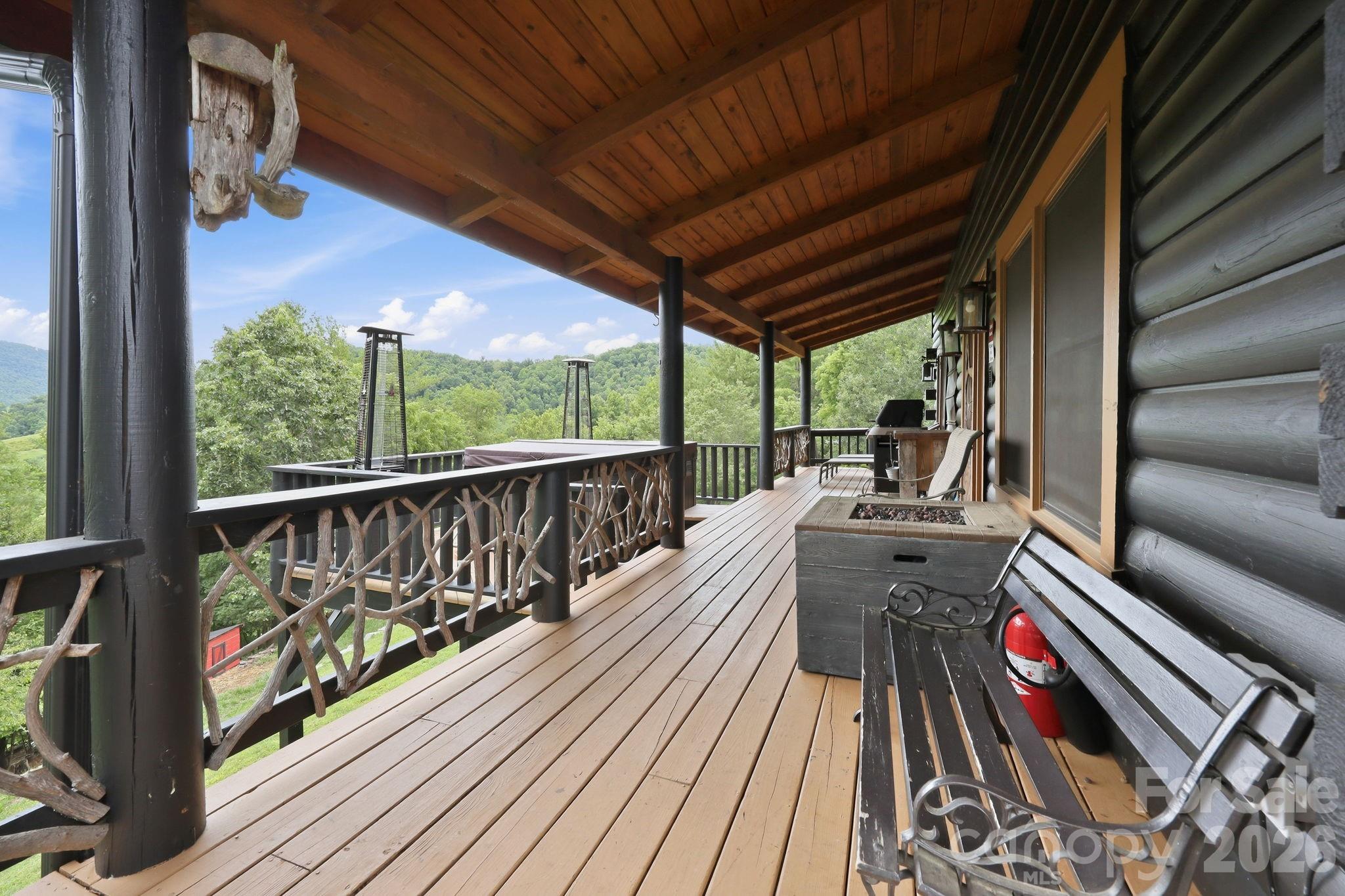 206 Hamlet Drive — Burnsville