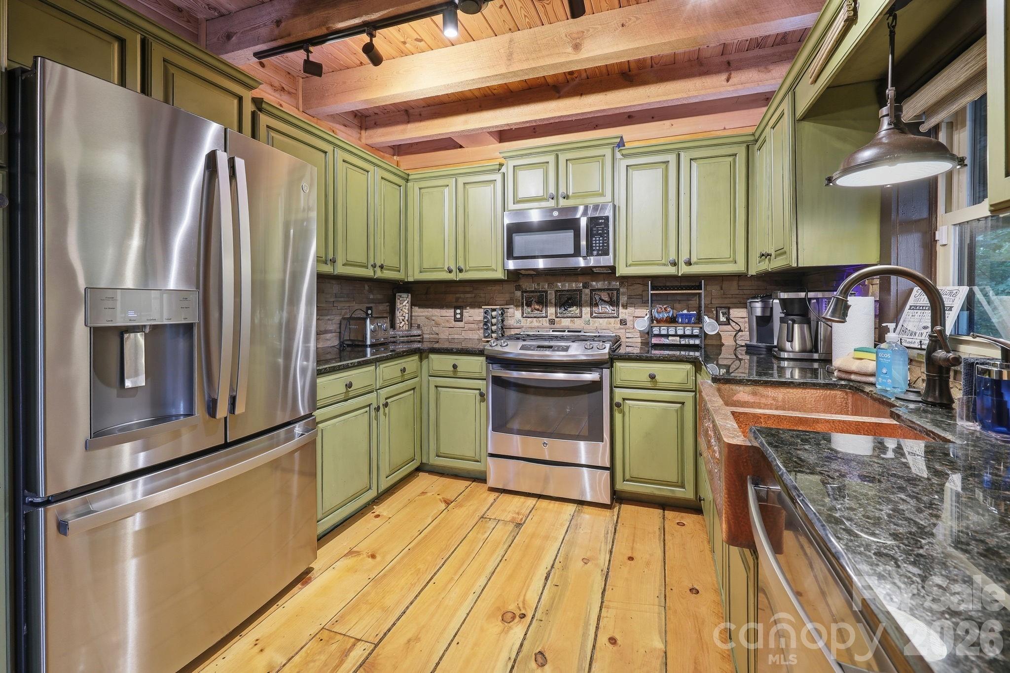 206 Hamlet Drive — Burnsville