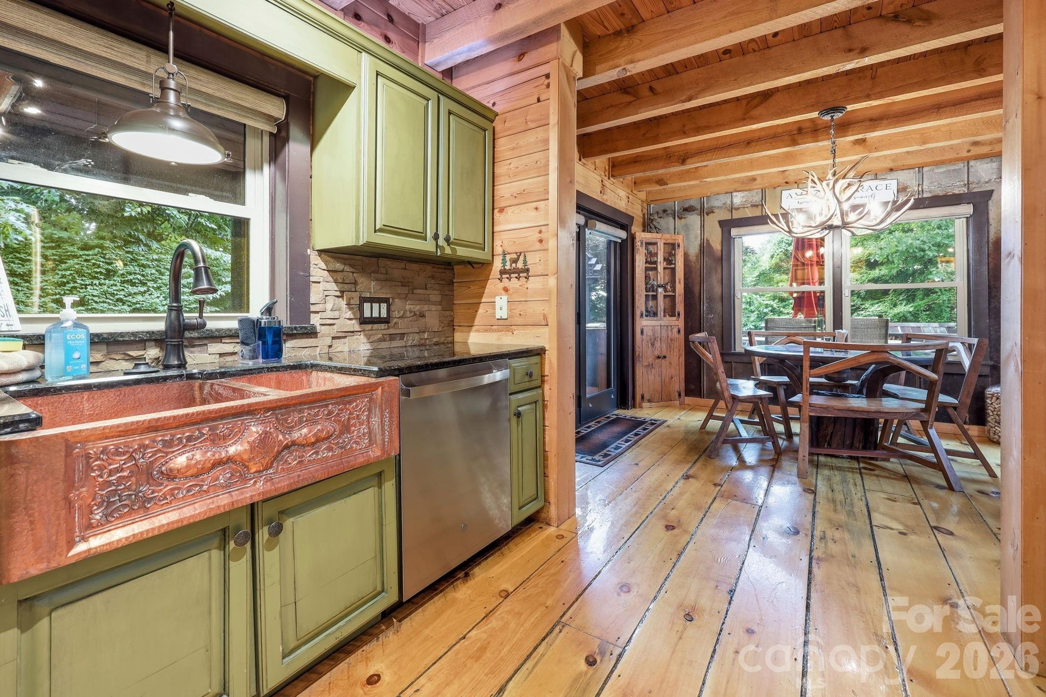 206 Hamlet Drive — Burnsville