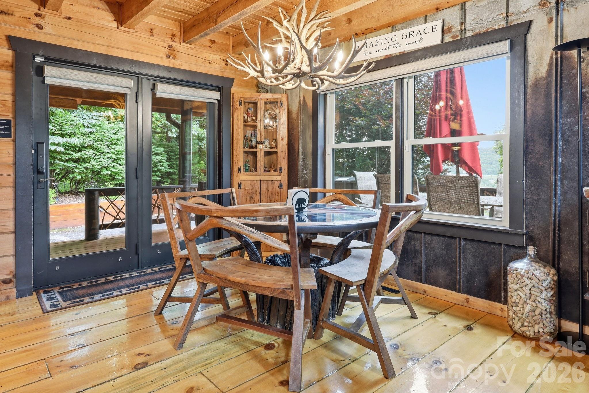 206 Hamlet Drive — Burnsville