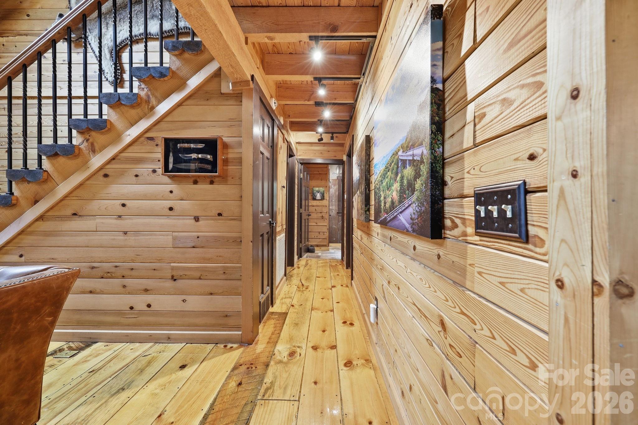 206 Hamlet Drive — Burnsville