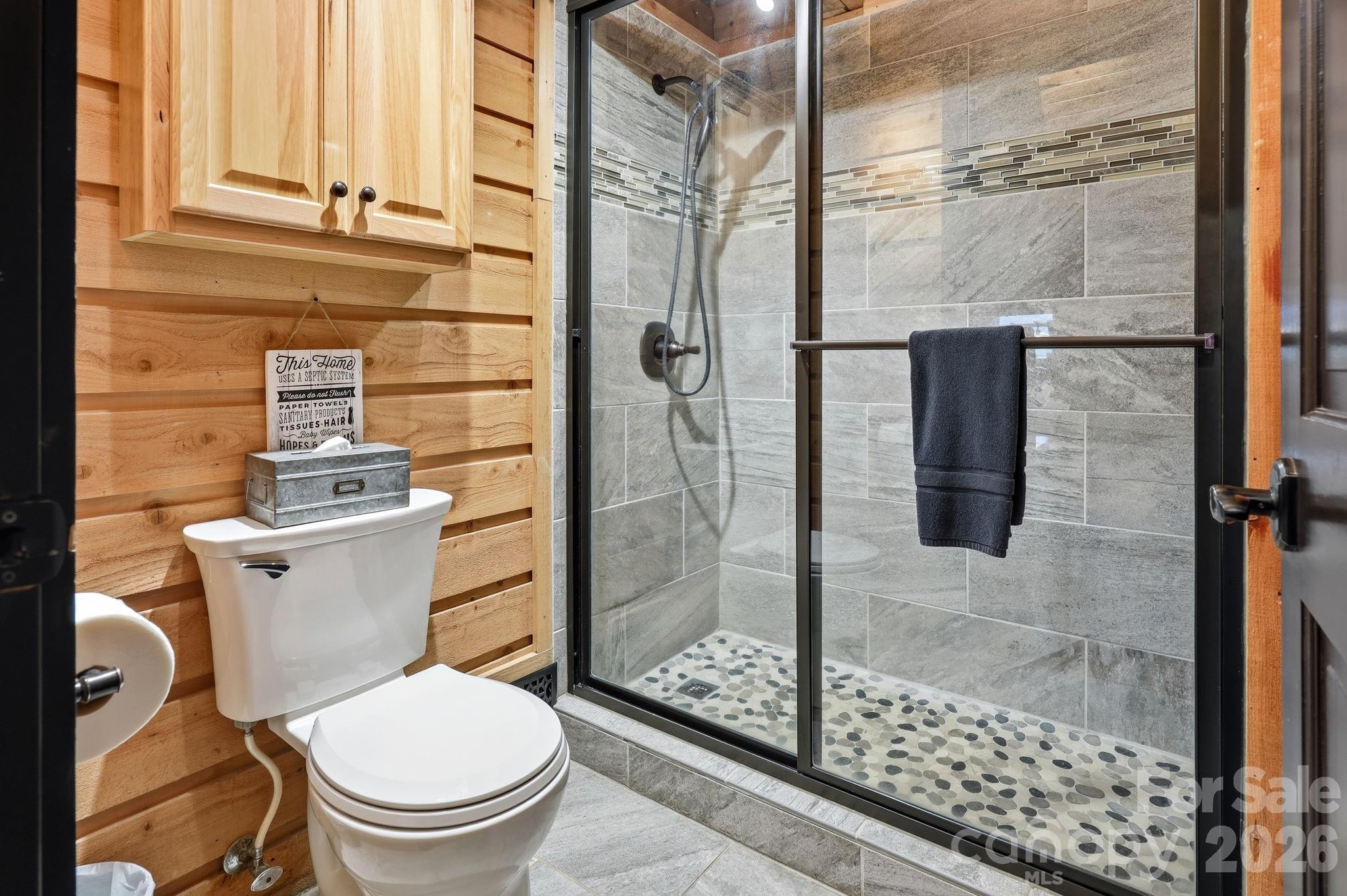 206 Hamlet Drive — Burnsville