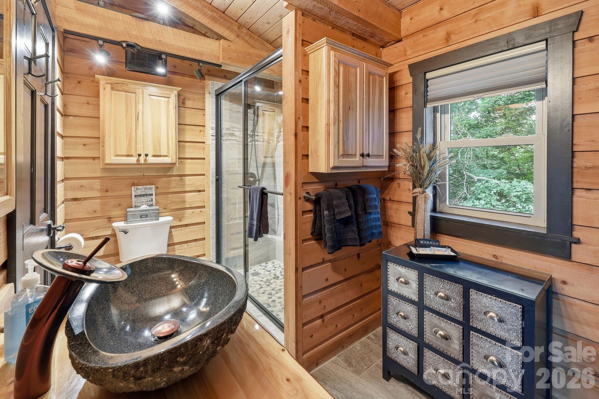 206 Hamlet Drive — Burnsville