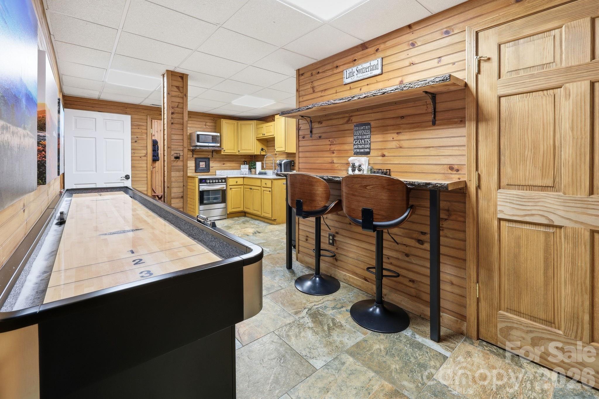 206 Hamlet Drive — Burnsville