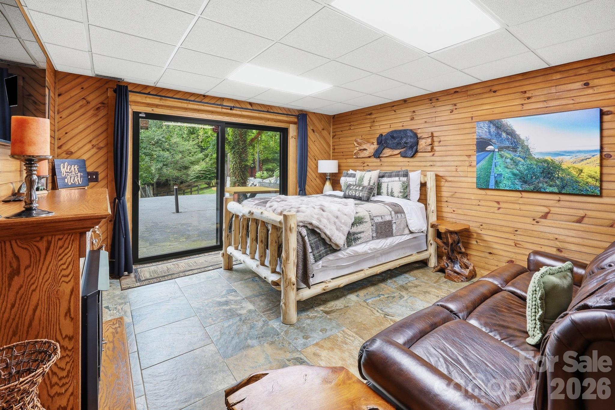 206 Hamlet Drive — Burnsville