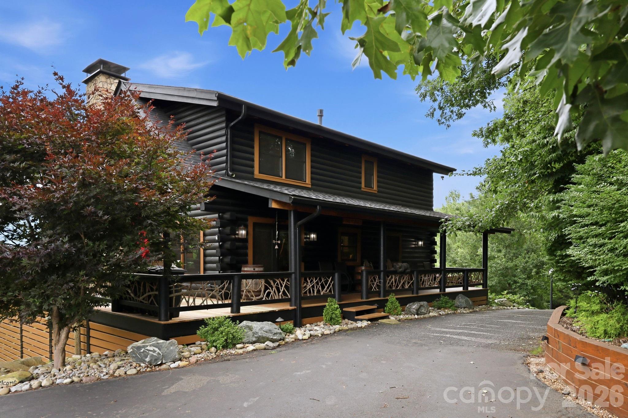 206 Hamlet Drive — Burnsville
