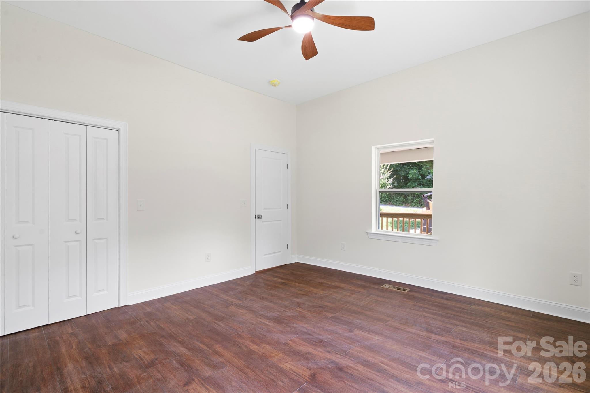 1820 N Hewitt Avenue — Newton