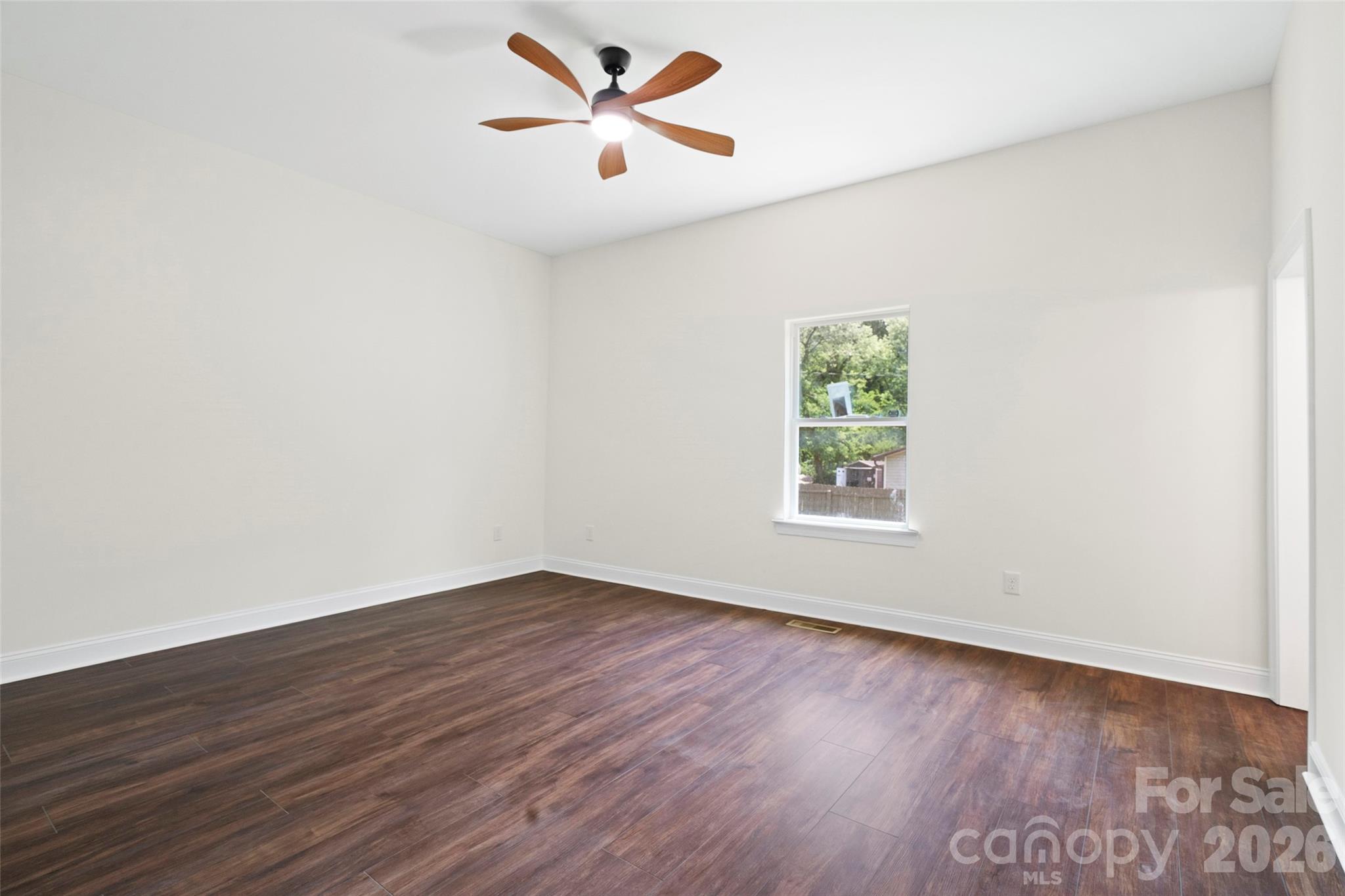 1820 N Hewitt Avenue — Newton