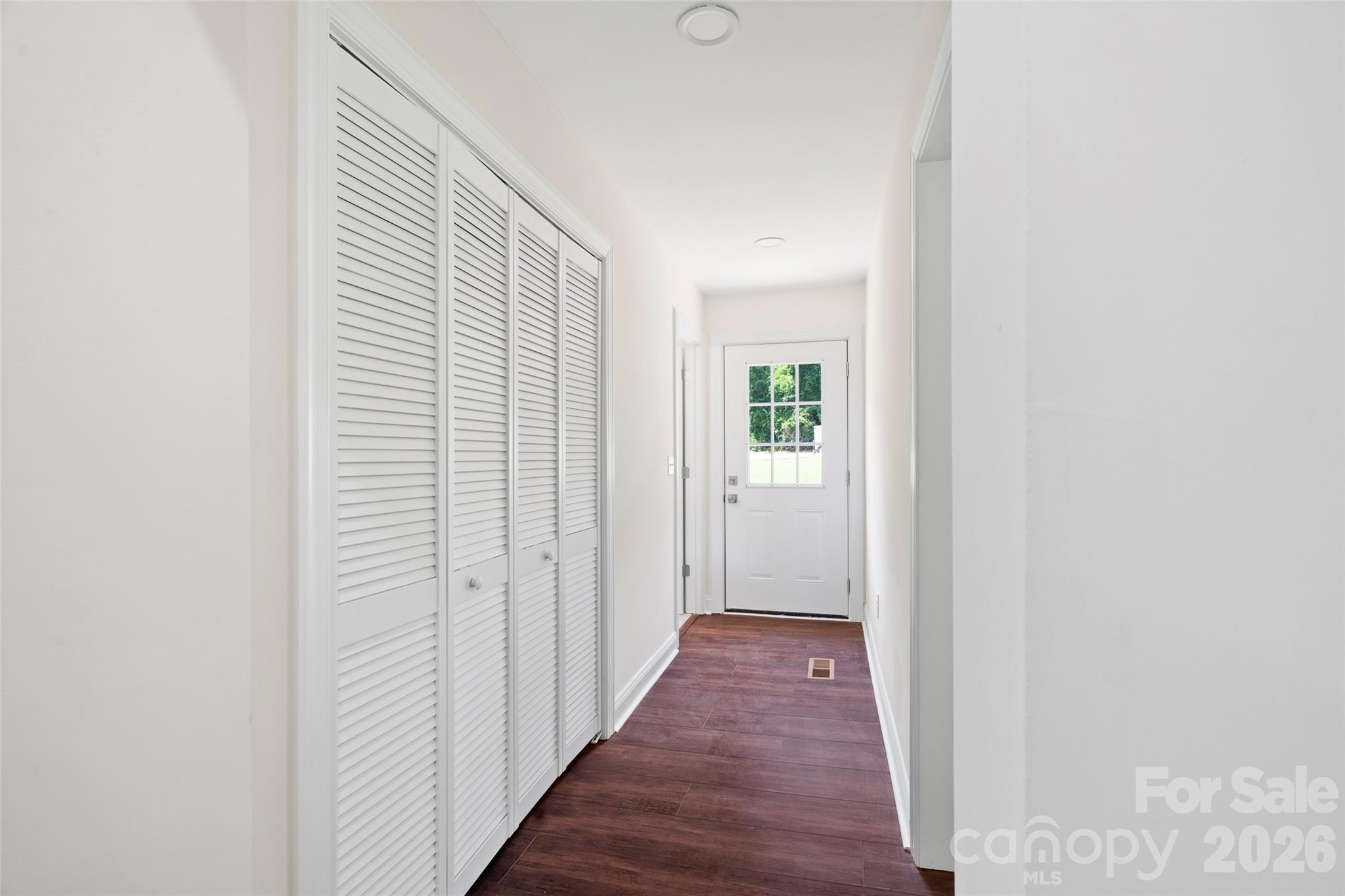 1820 N Hewitt Avenue — Newton