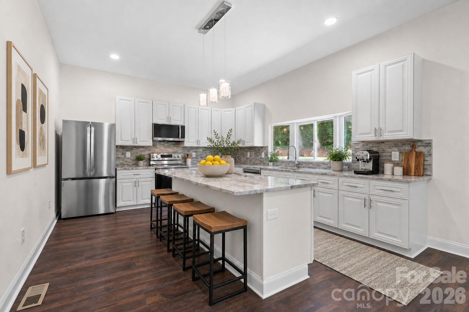 1820 N Hewitt Avenue — Newton