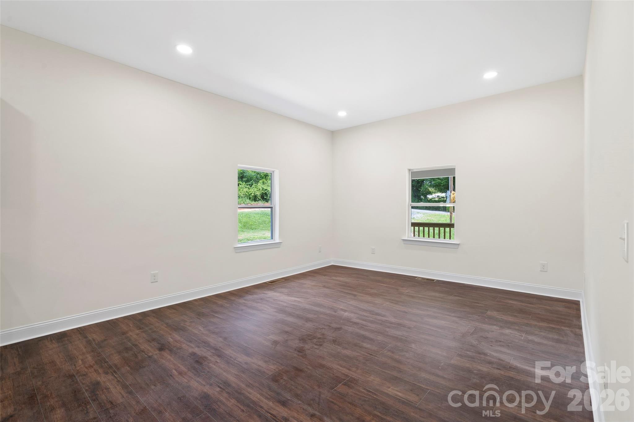 1820 N Hewitt Avenue — Newton