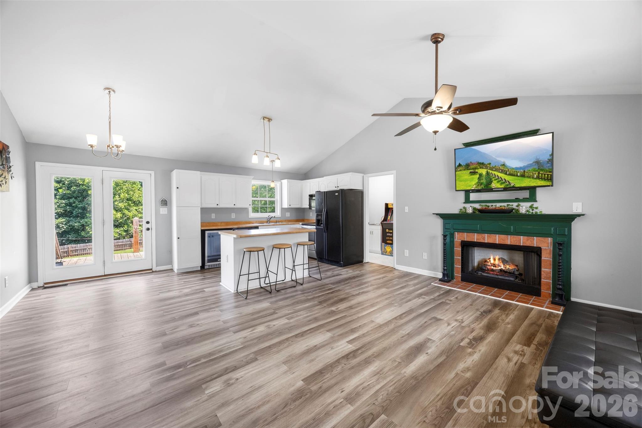 118 Alexandra Drive — Shelby