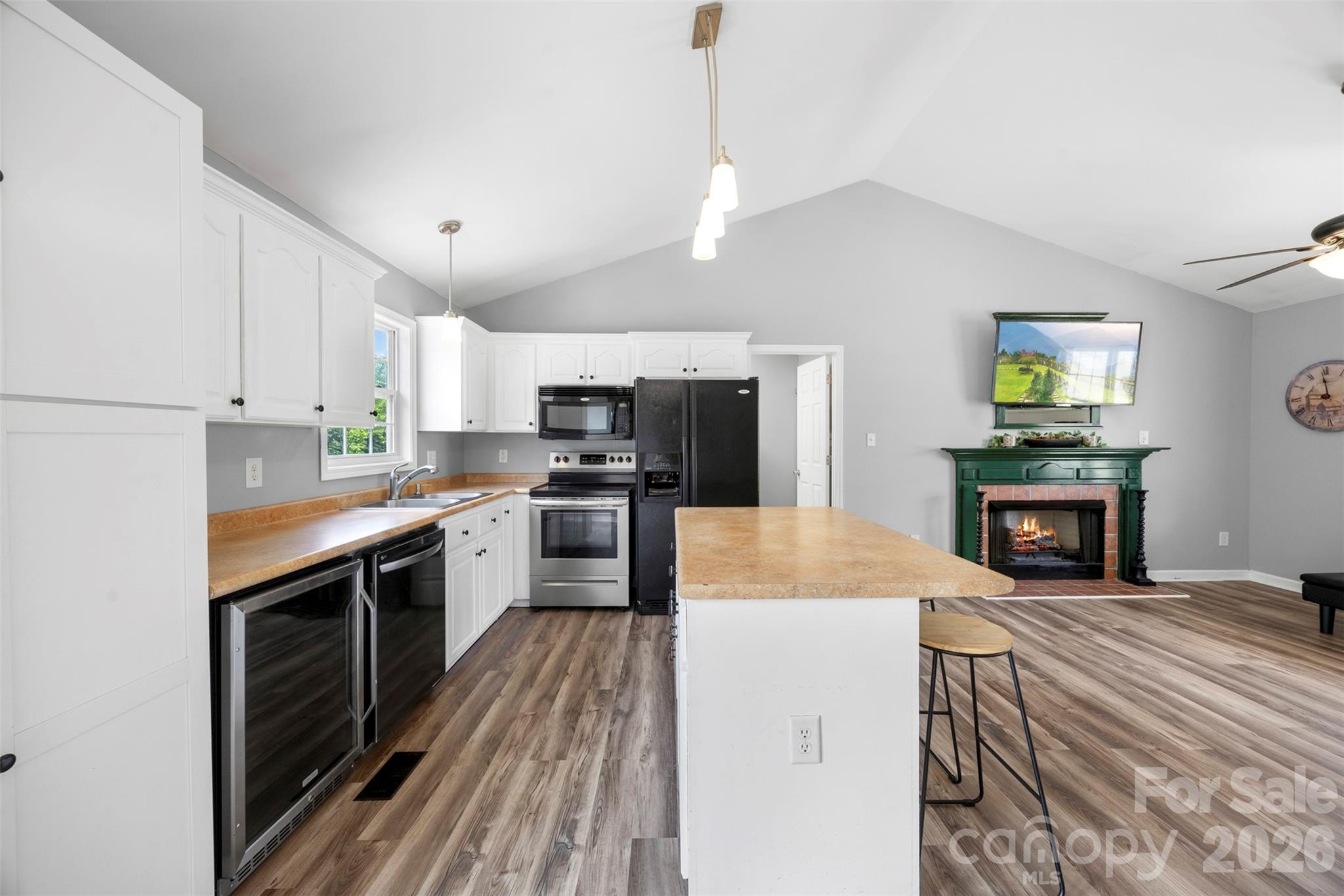 118 Alexandra Drive — Shelby