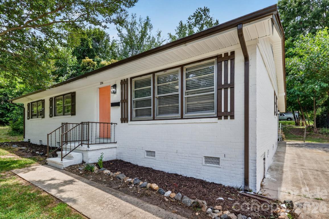 2216 Milton Road — Charlotte
