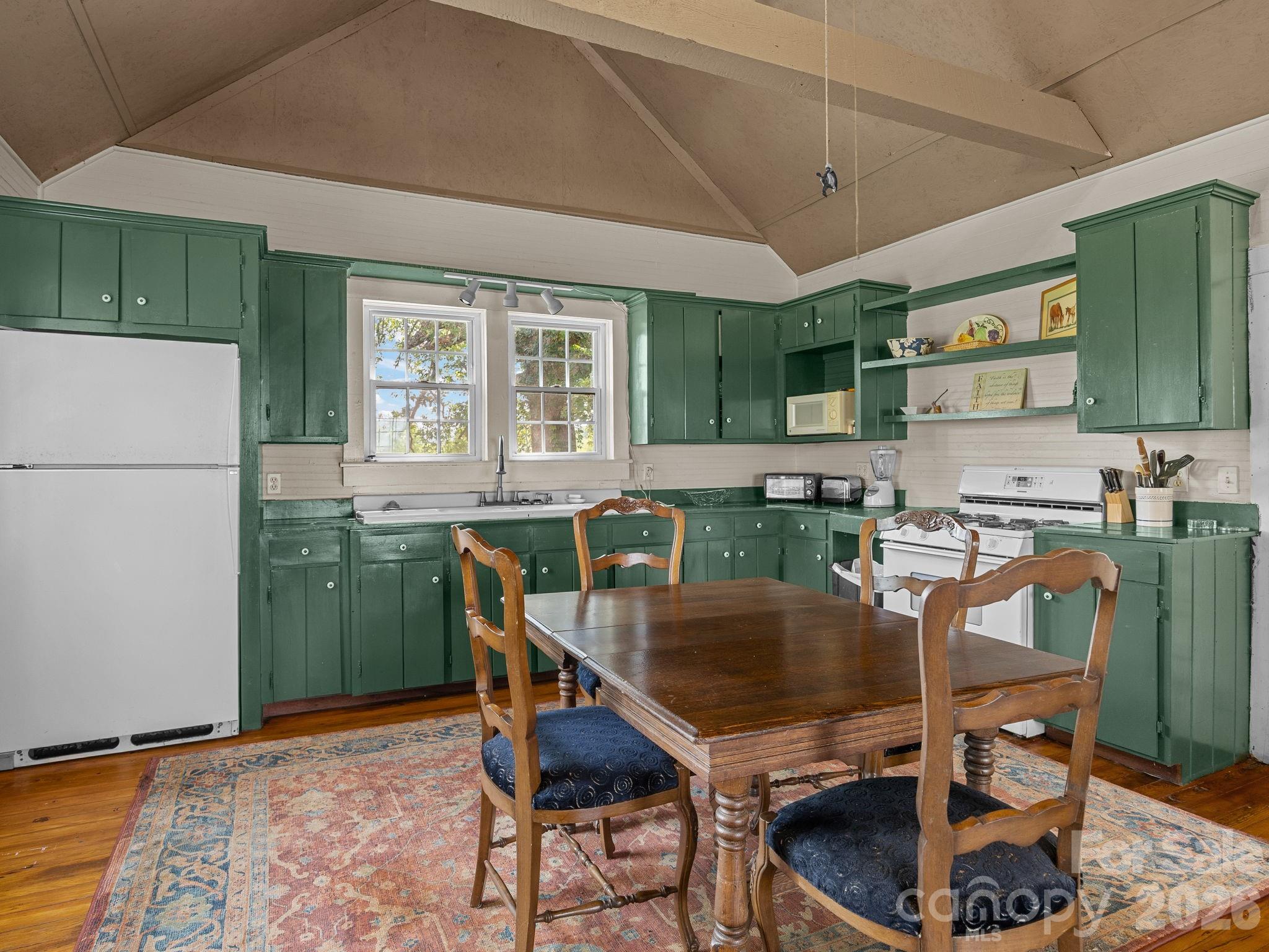 232 Blue Mountain Lane — Tryon
