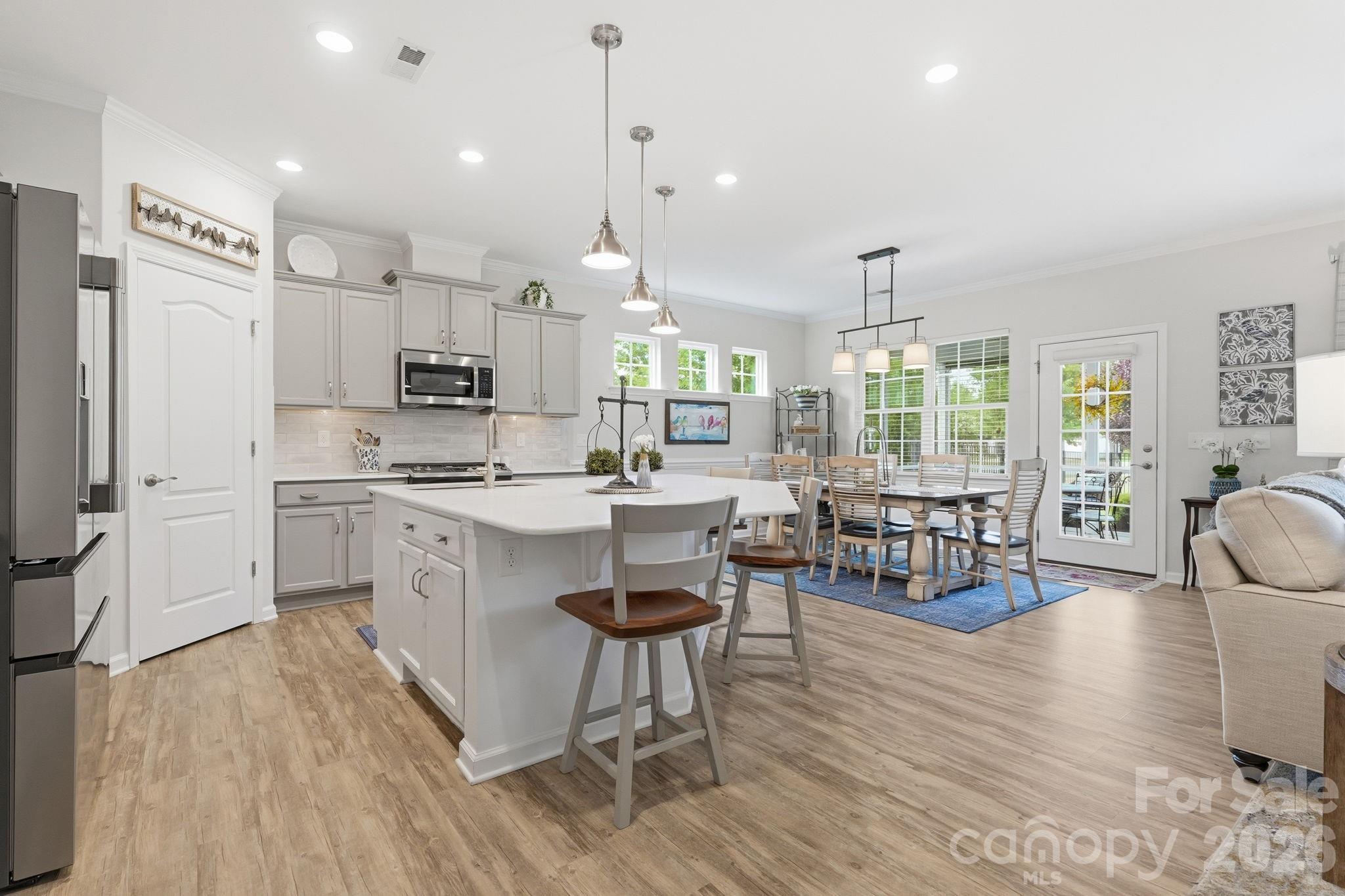5005 Big Bend Drive — Lancaster
