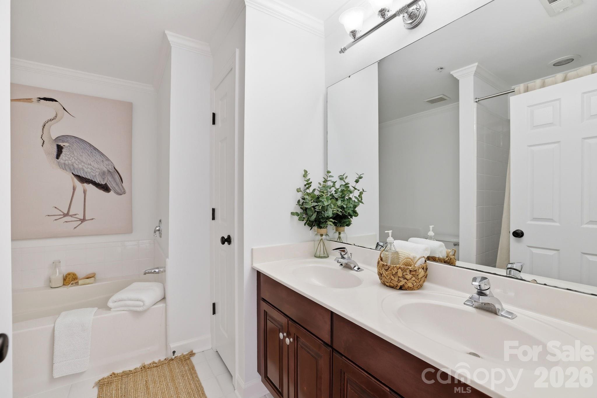 4703 S Hill View Drive — Charlotte