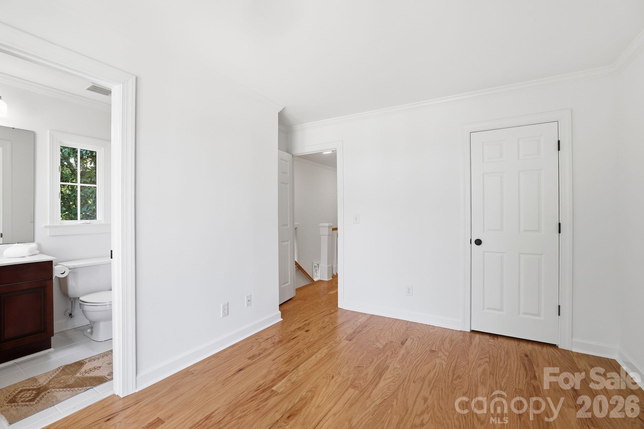 4703 S Hill View Drive — Charlotte
