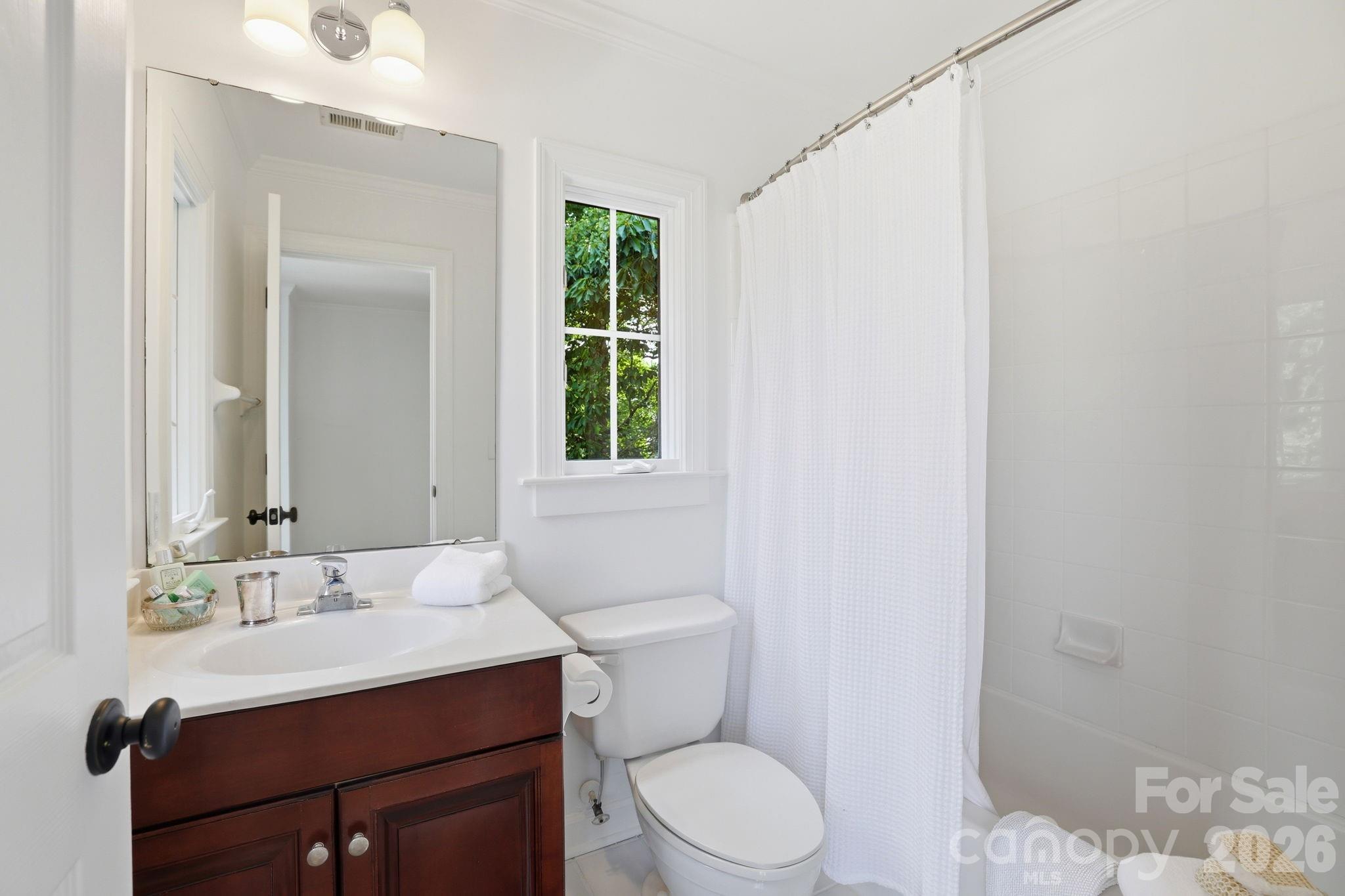 4703 S Hill View Drive — Charlotte