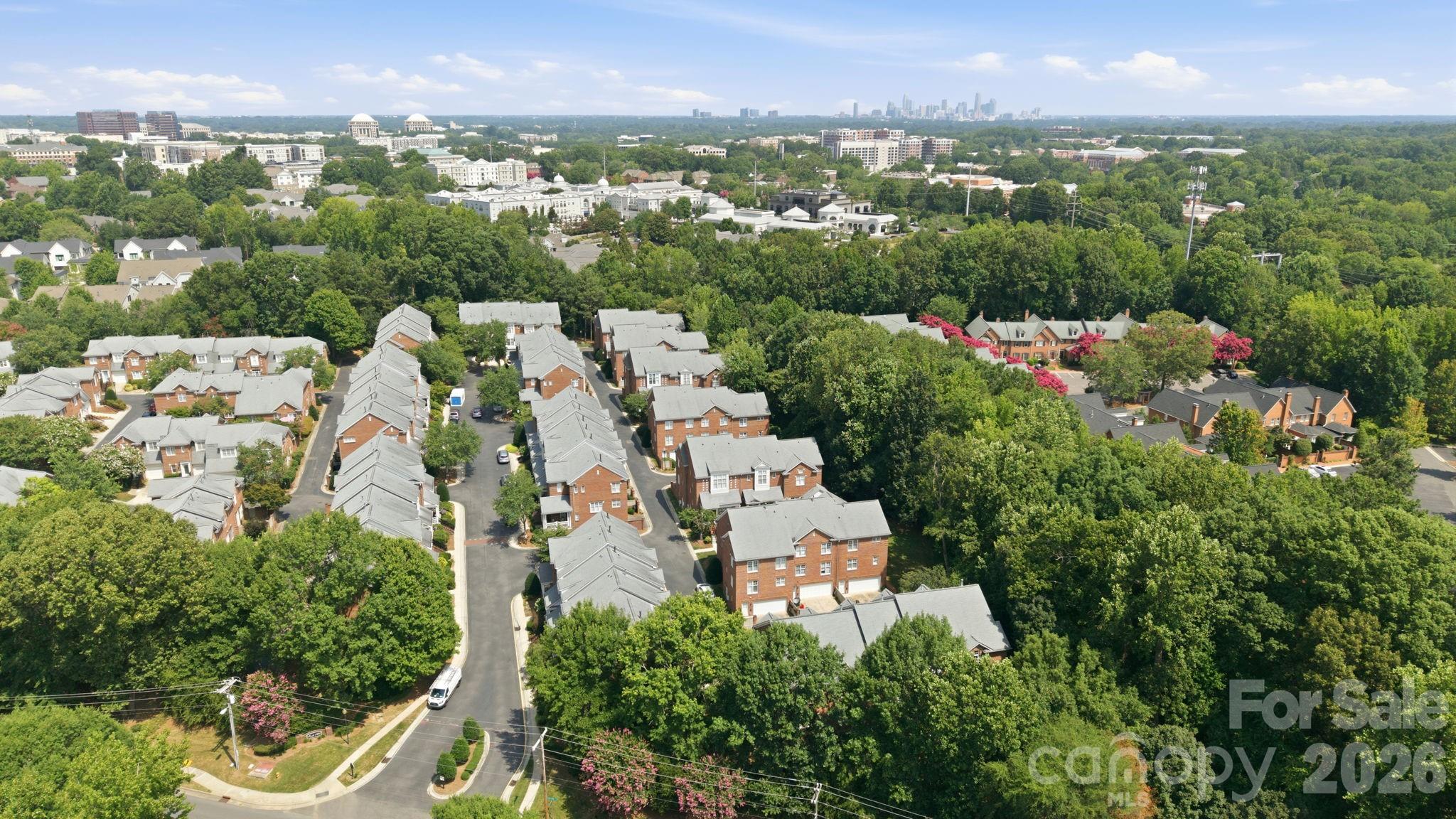 4703 S Hill View Drive — Charlotte
