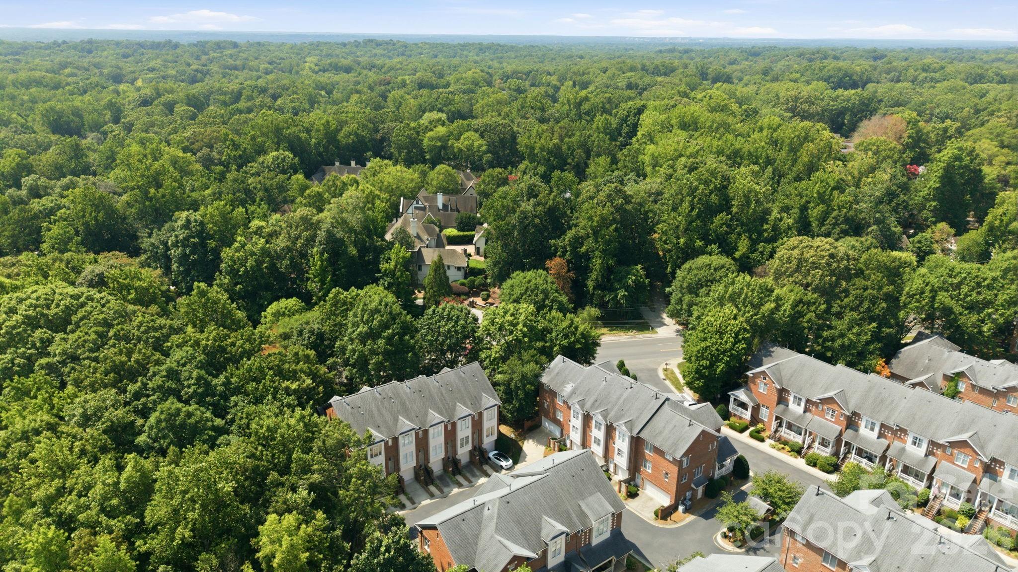 4703 S Hill View Drive — Charlotte