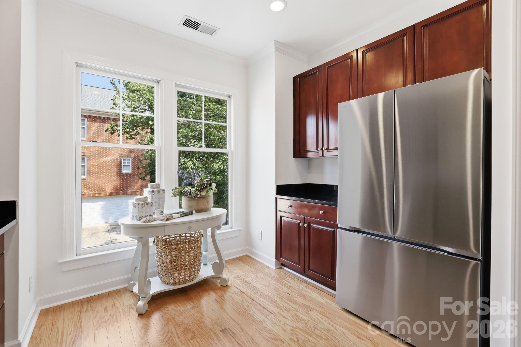 4703 S Hill View Drive — Charlotte