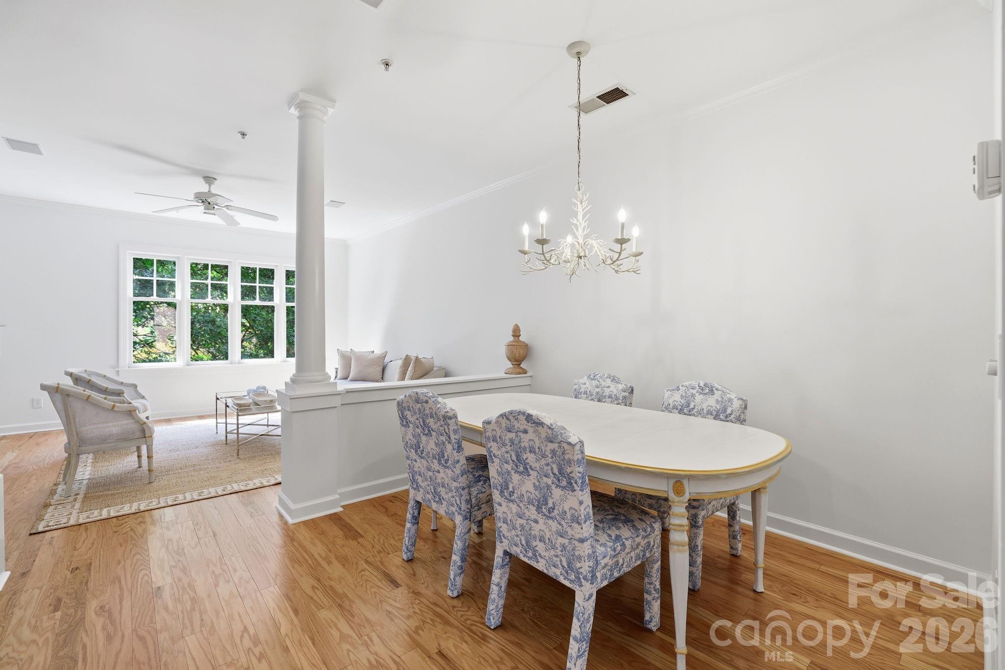 4703 S Hill View Drive — Charlotte