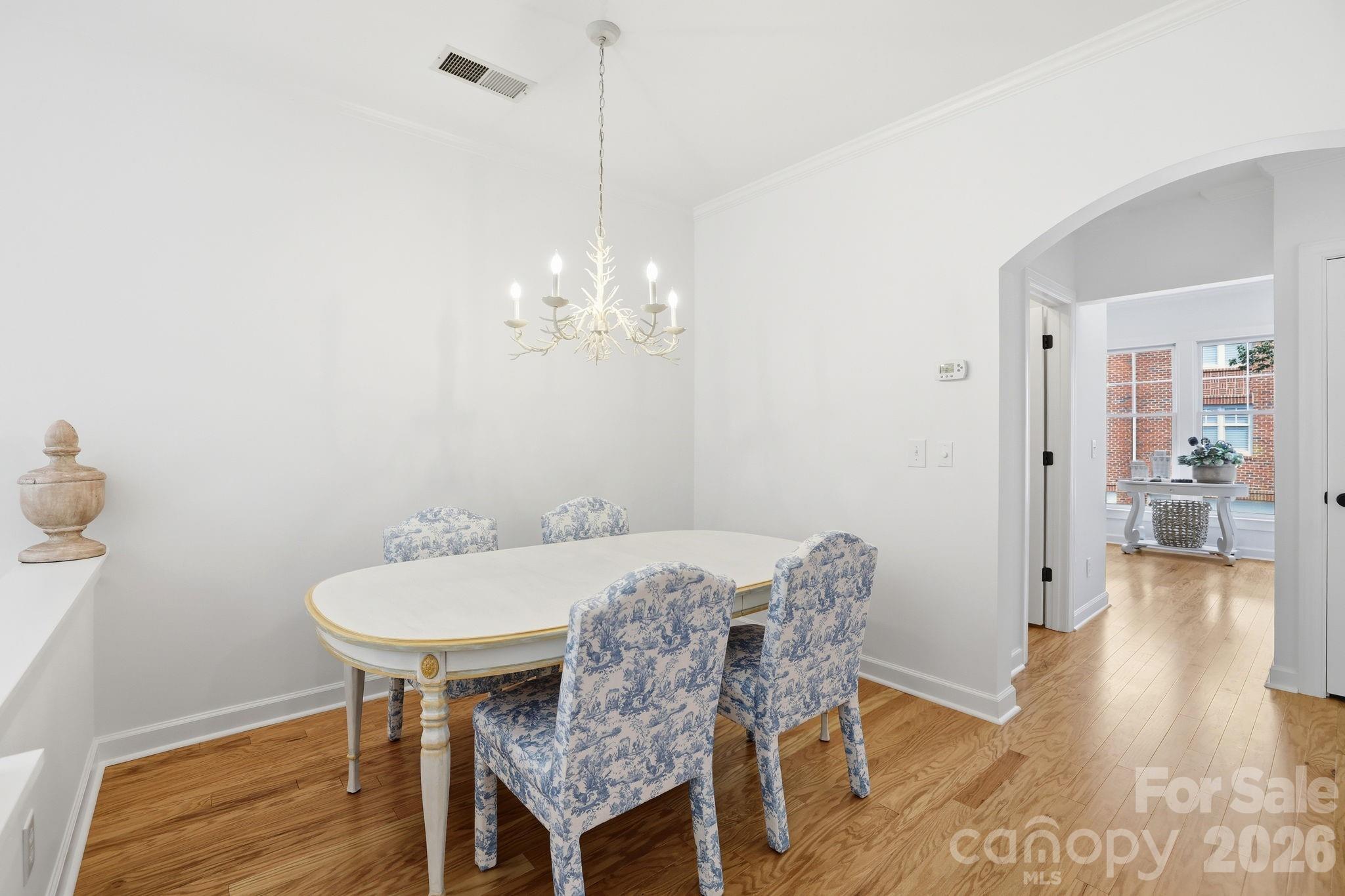 4703 S Hill View Drive — Charlotte