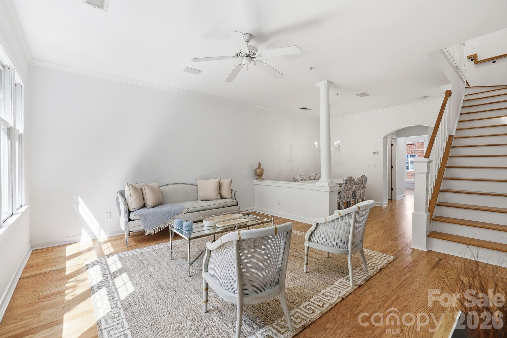 4703 S Hill View Drive — Charlotte