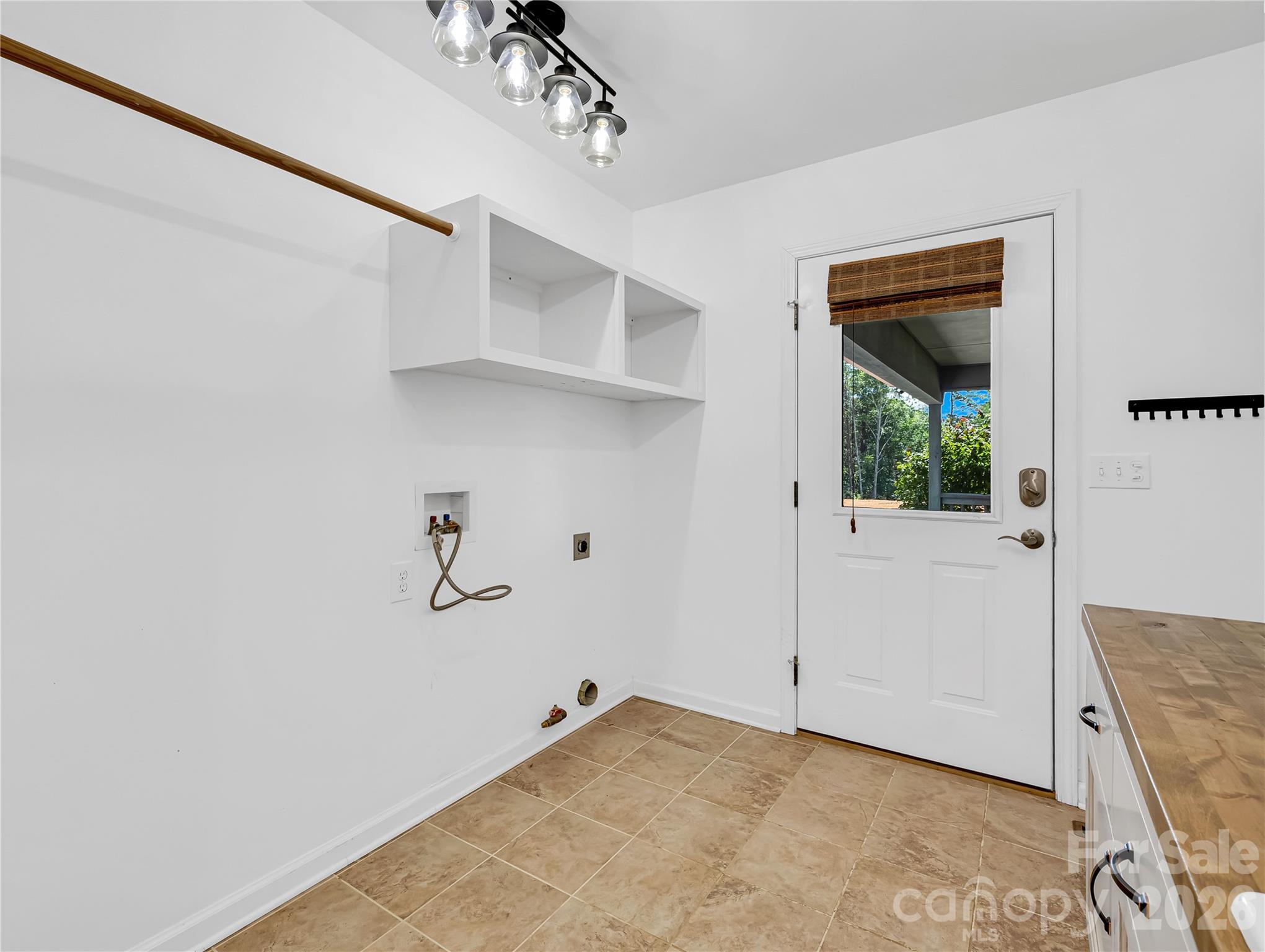 711 Meadow Crest Road — Tryon
