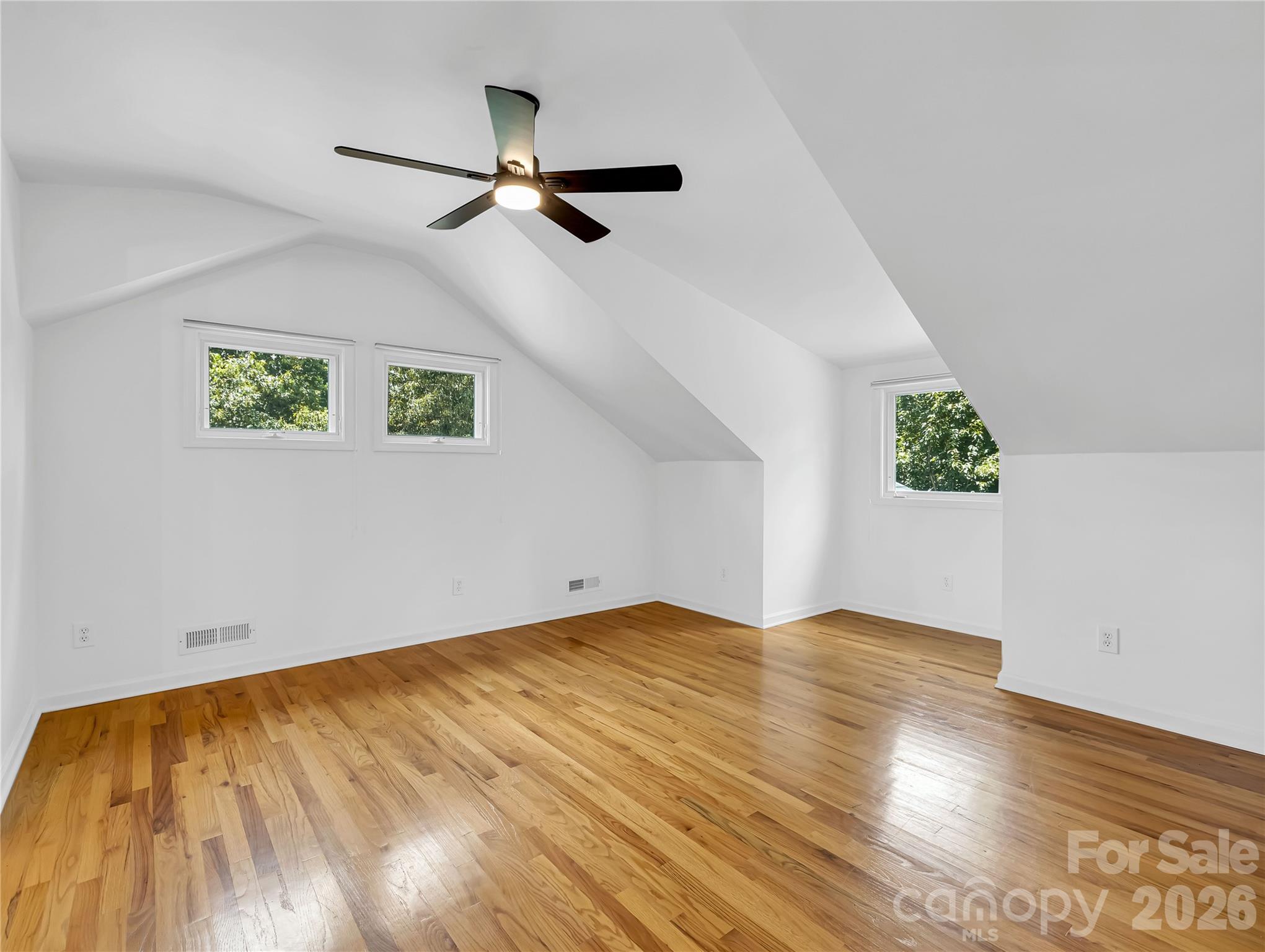 711 Meadow Crest Road — Tryon