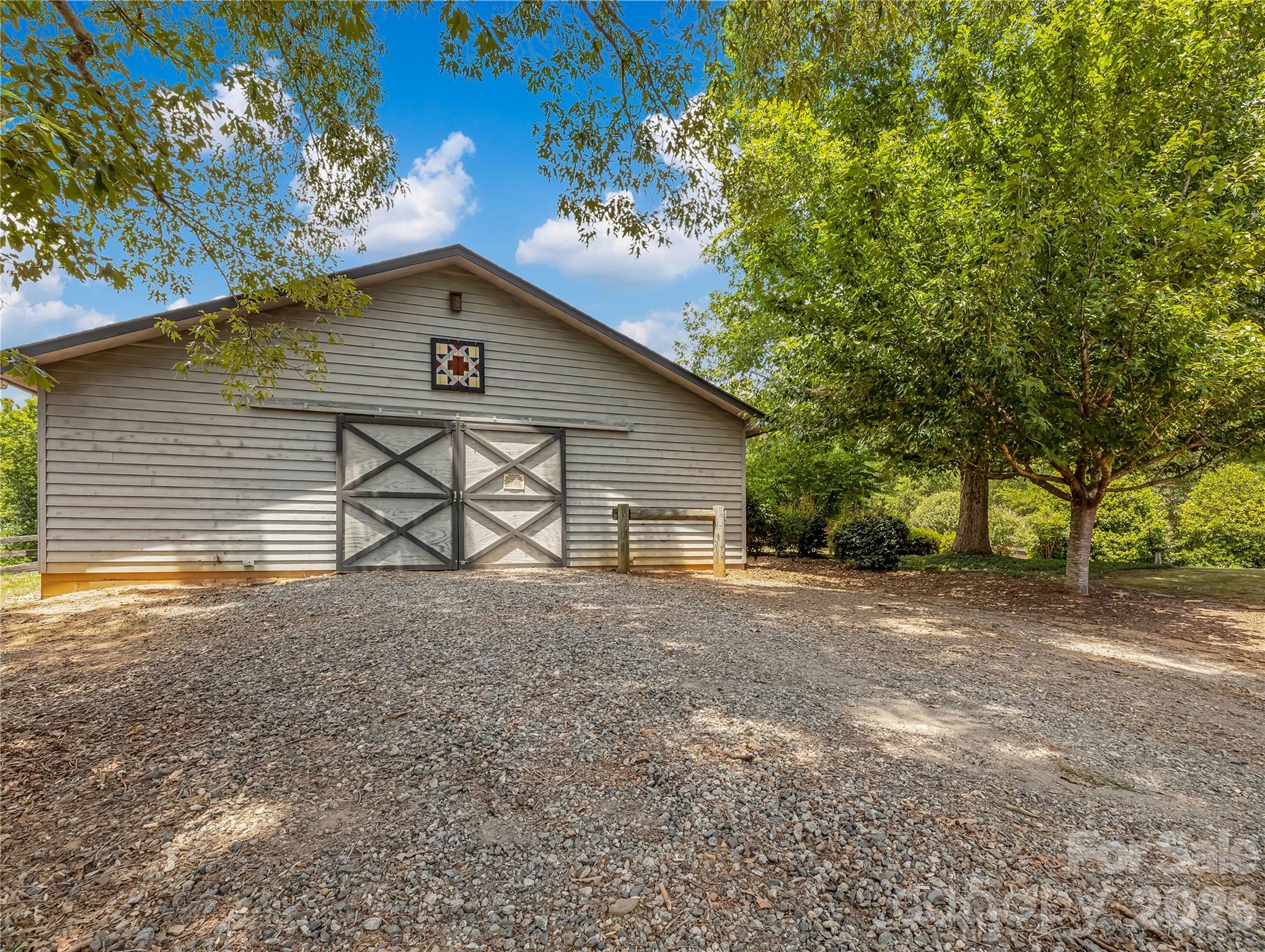 711 Meadow Crest Road — Tryon