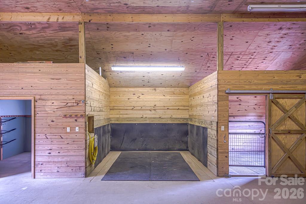 711 Meadow Crest Road — Tryon