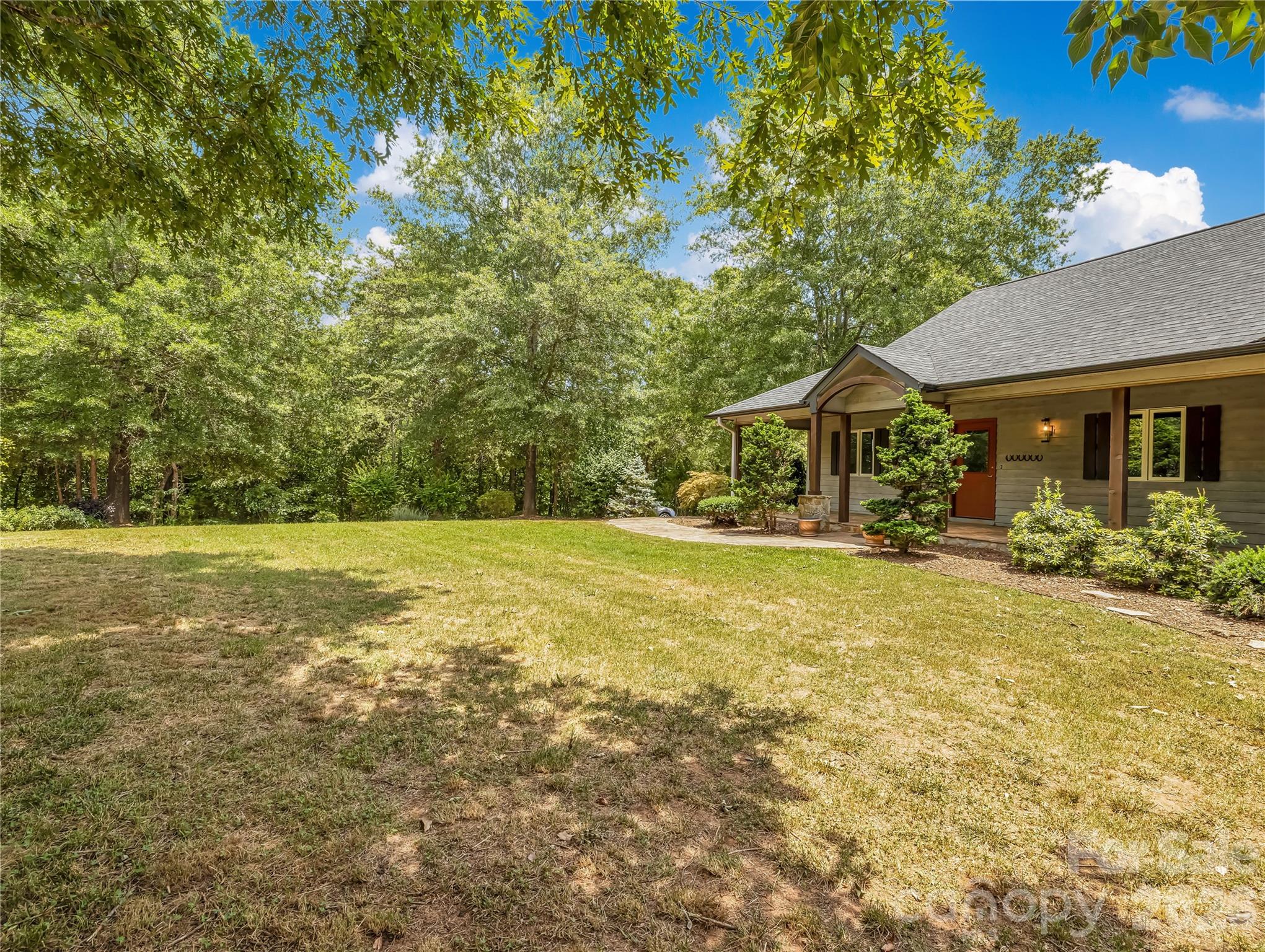 711 Meadow Crest Road — Tryon