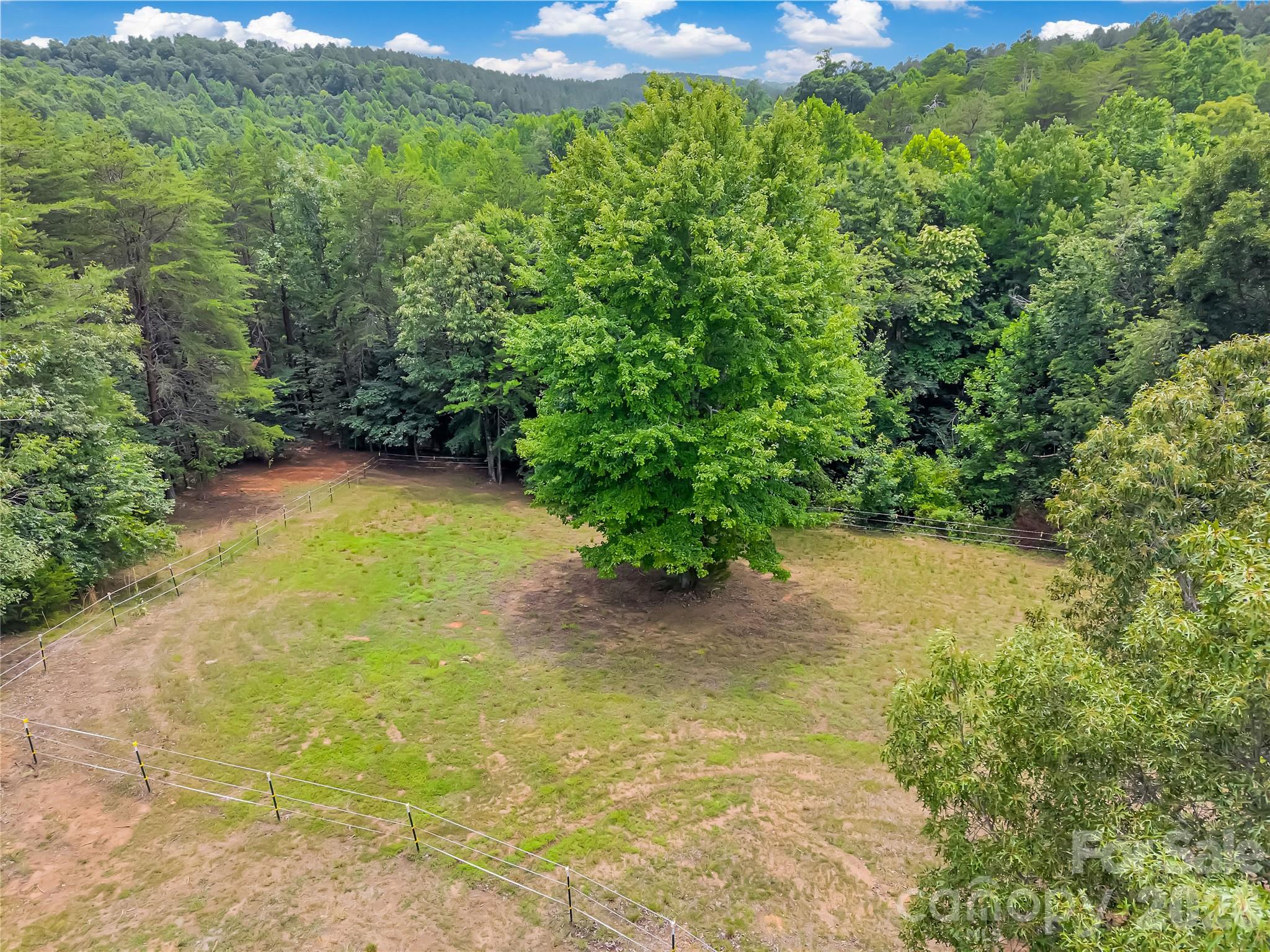 711 Meadow Crest Road — Tryon