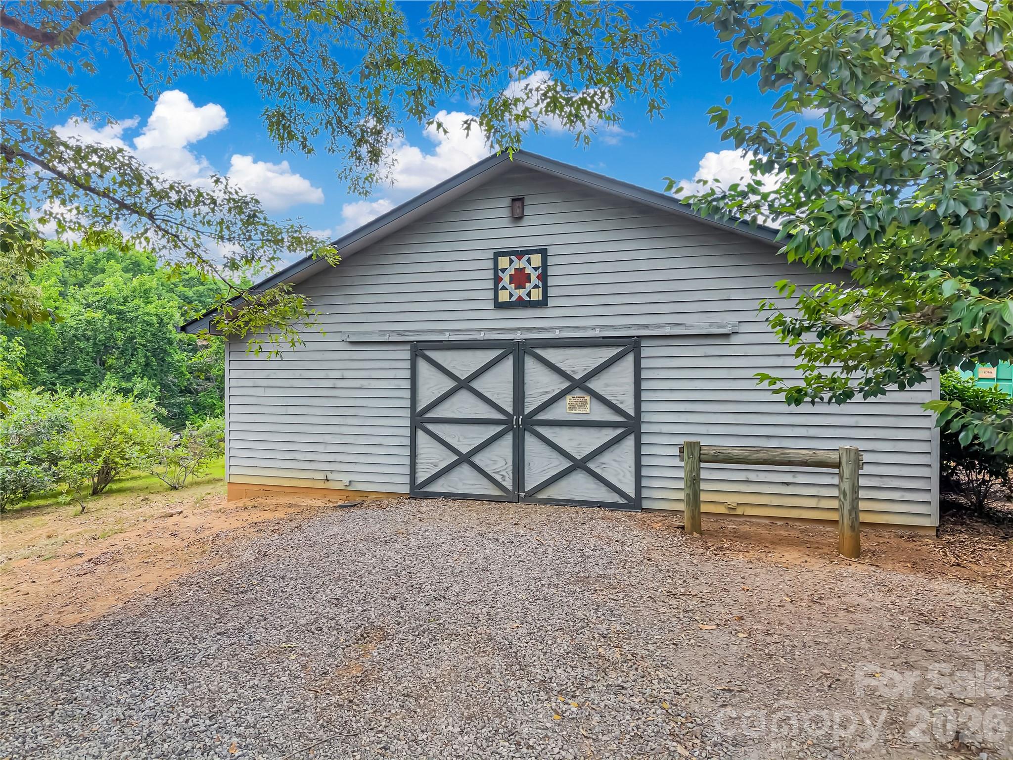 711 Meadow Crest Road — Tryon
