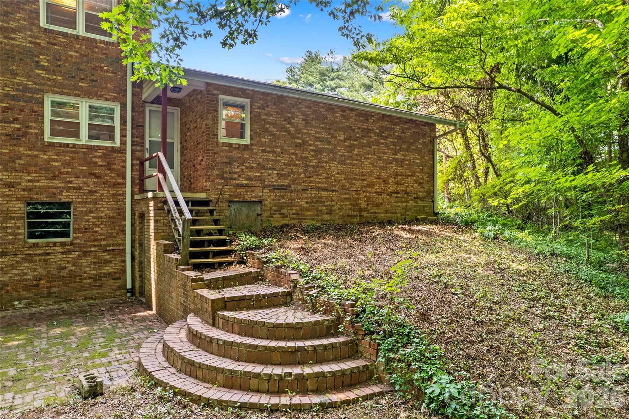 155 Duck Creek Road — Troutman