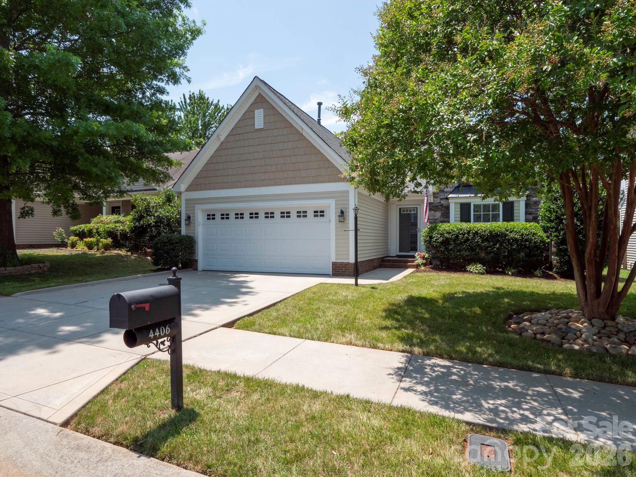 4406 Glenduran Lane — Waxhaw