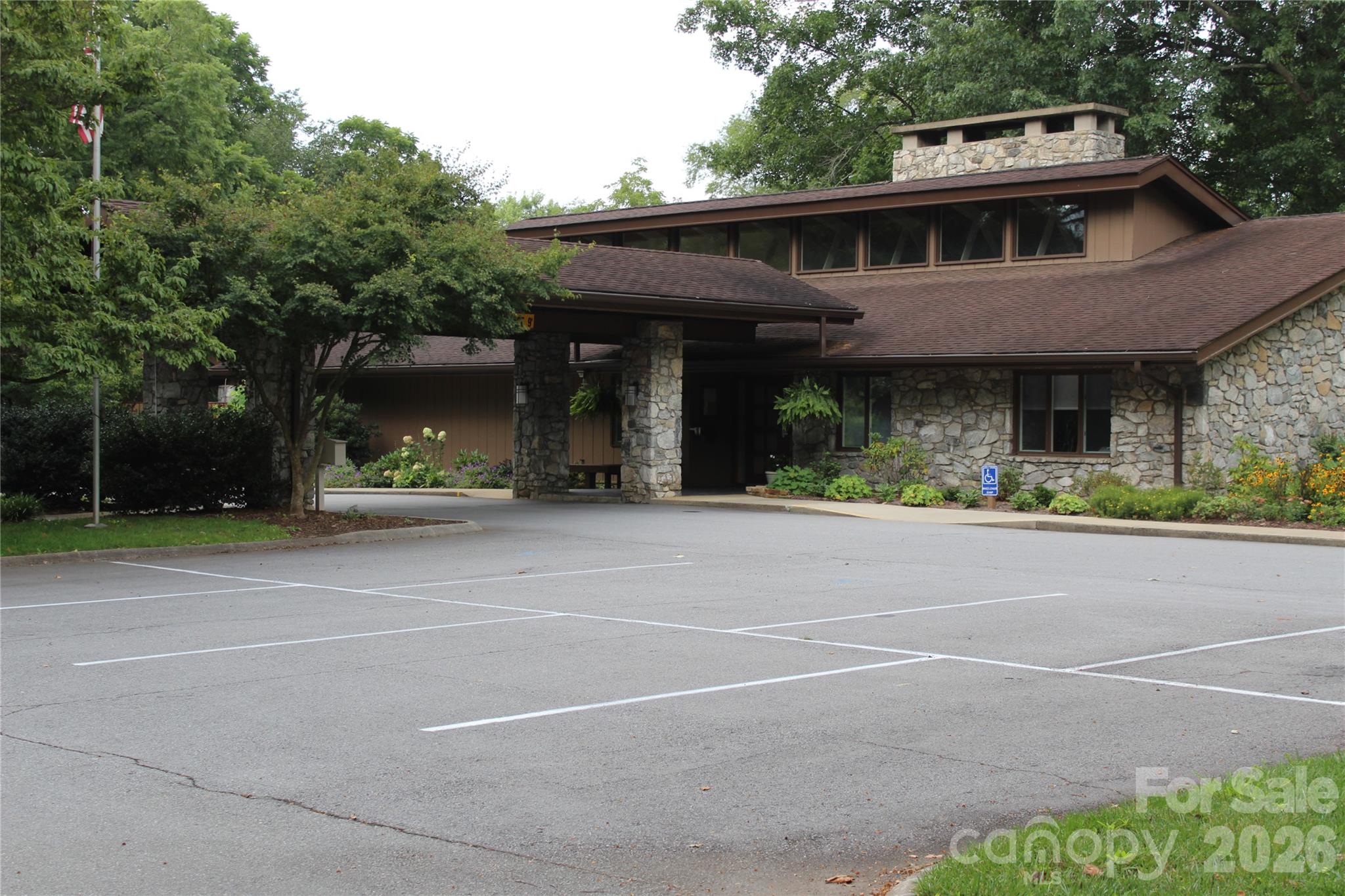 301 Crowfields Drive — Asheville