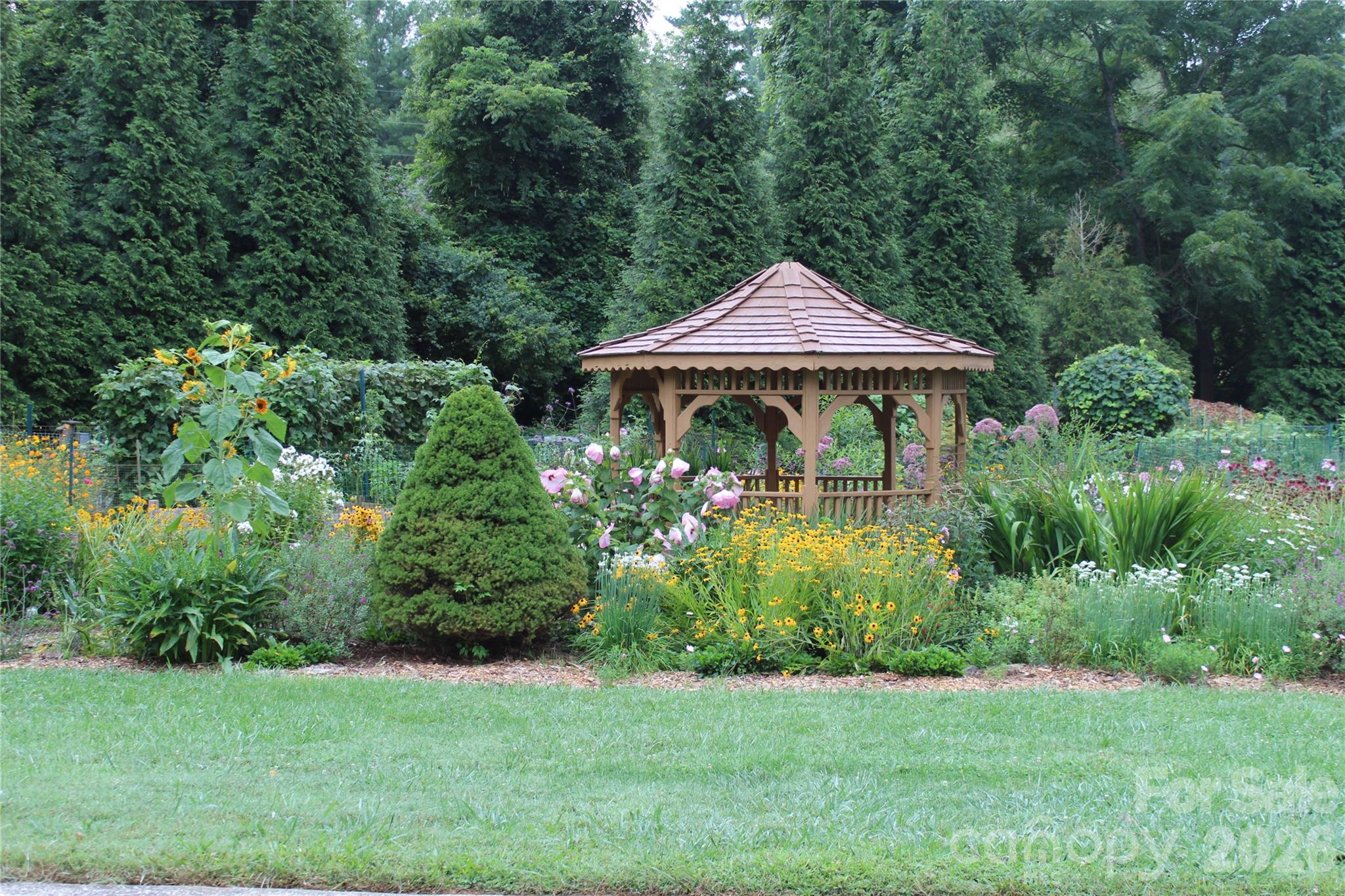 301 Crowfields Drive — Asheville