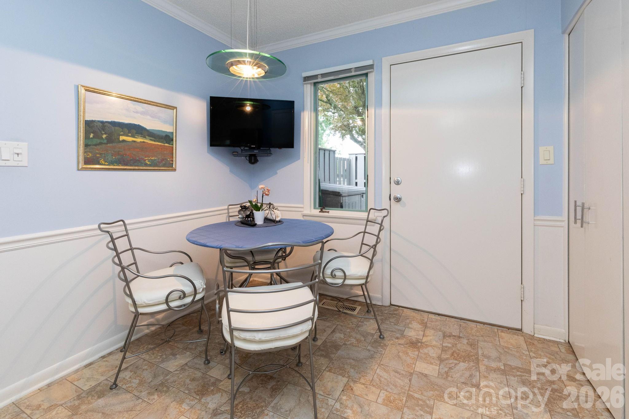 301 Crowfields Drive — Asheville