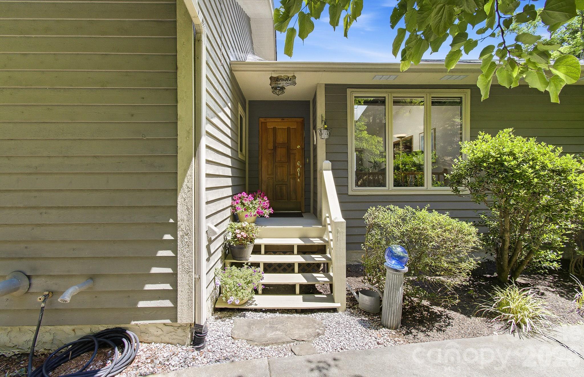 112 Windy Gap Road — Asheville