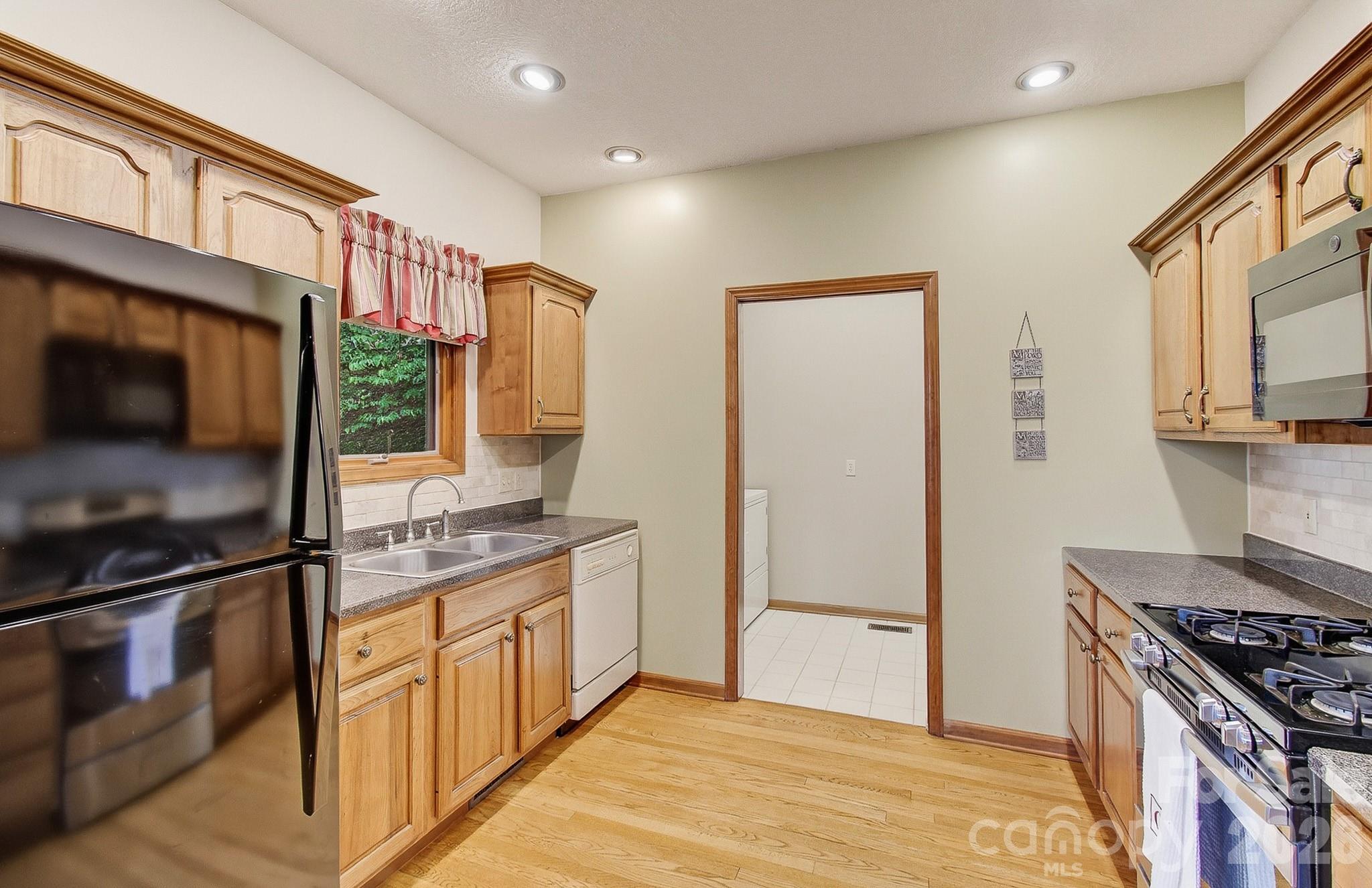 112 Windy Gap Road — Asheville