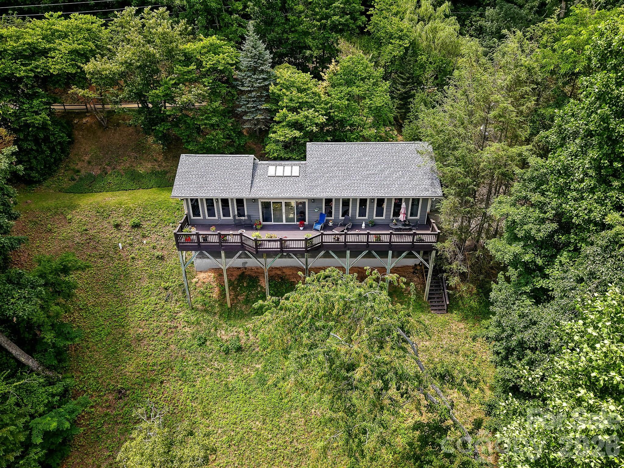 112 Windy Gap Road — Asheville