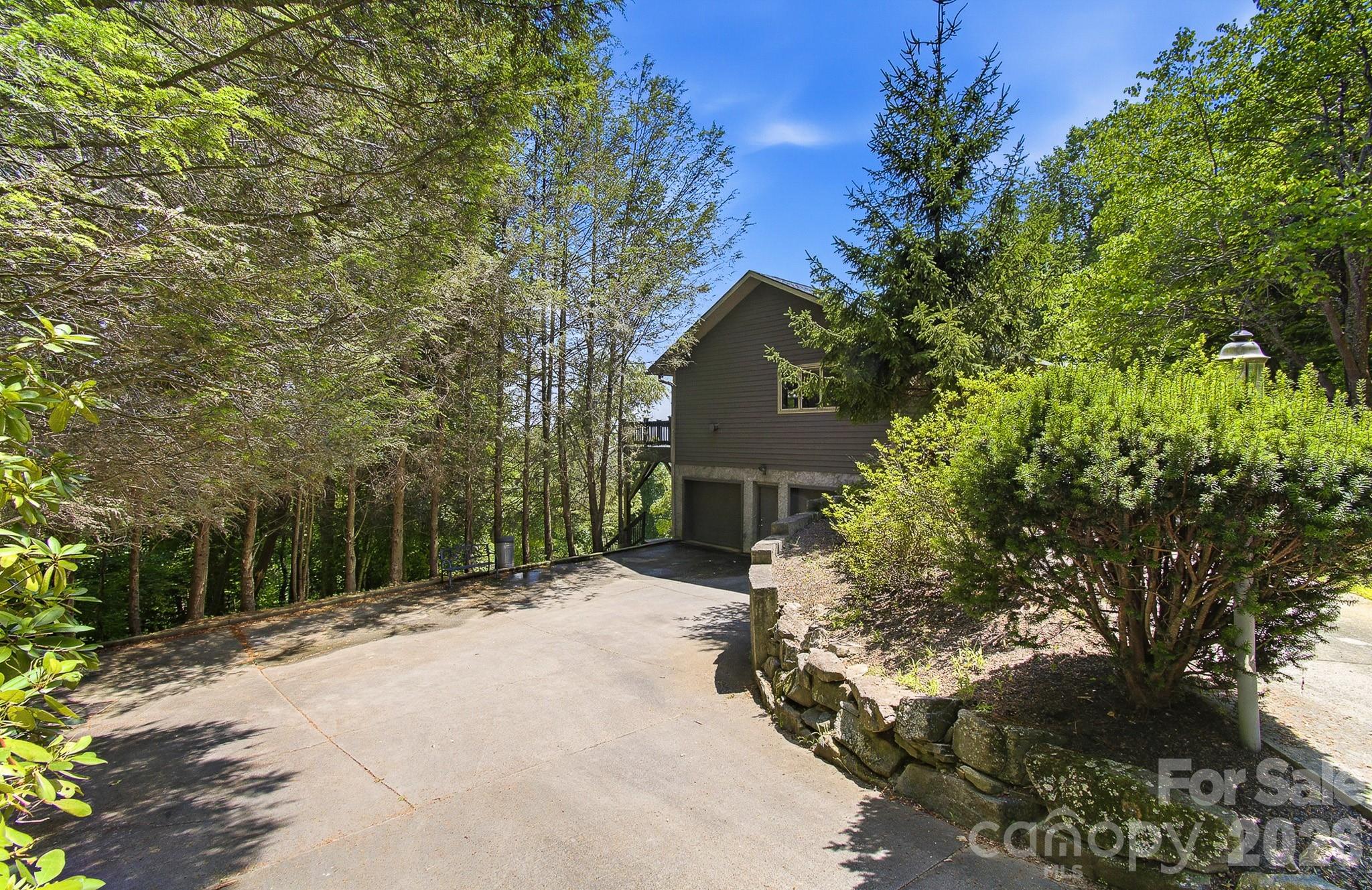 112 Windy Gap Road — Asheville