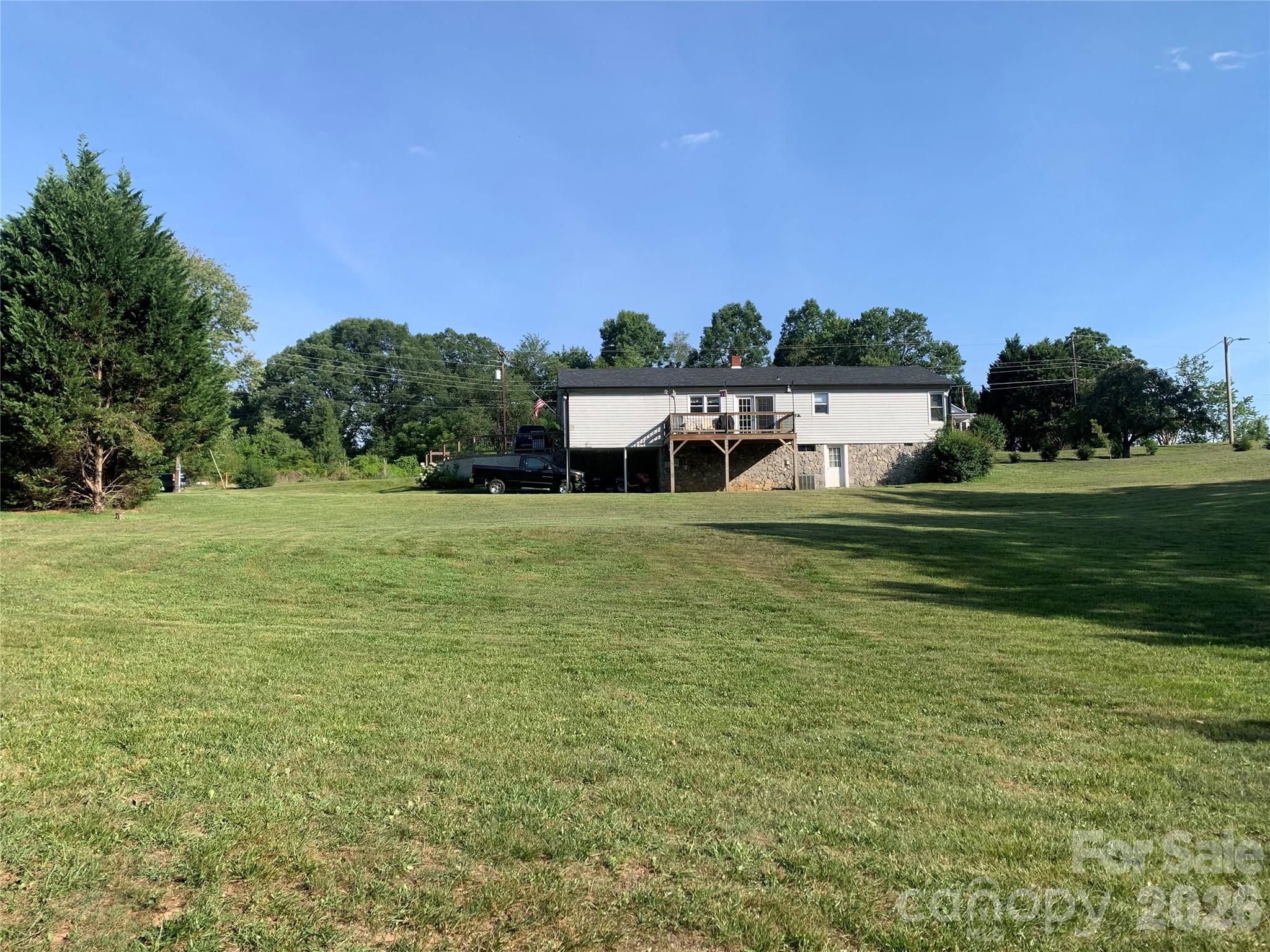 3300 Sheely Road — Lenoir