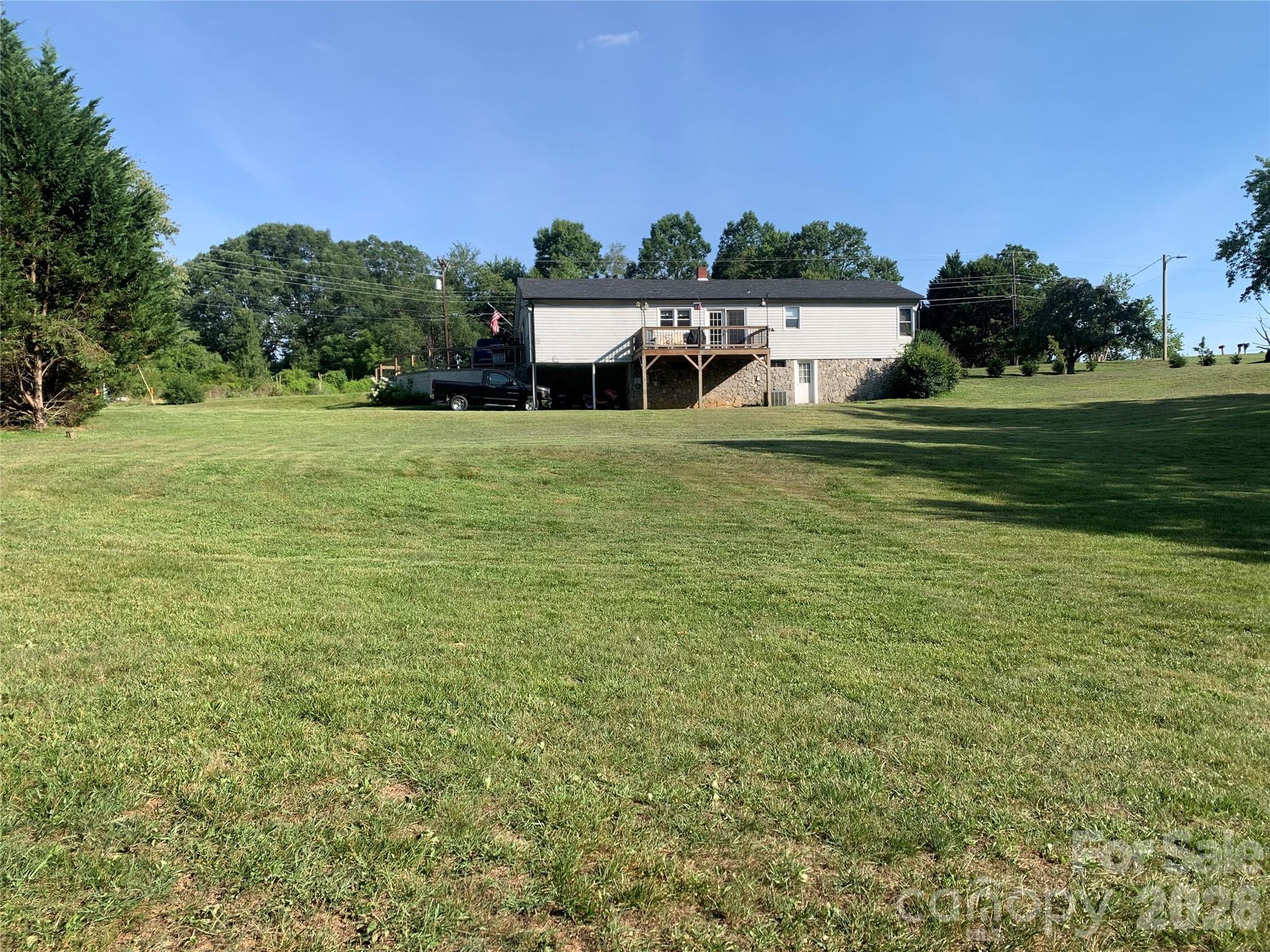 3300 Sheely Road — Lenoir