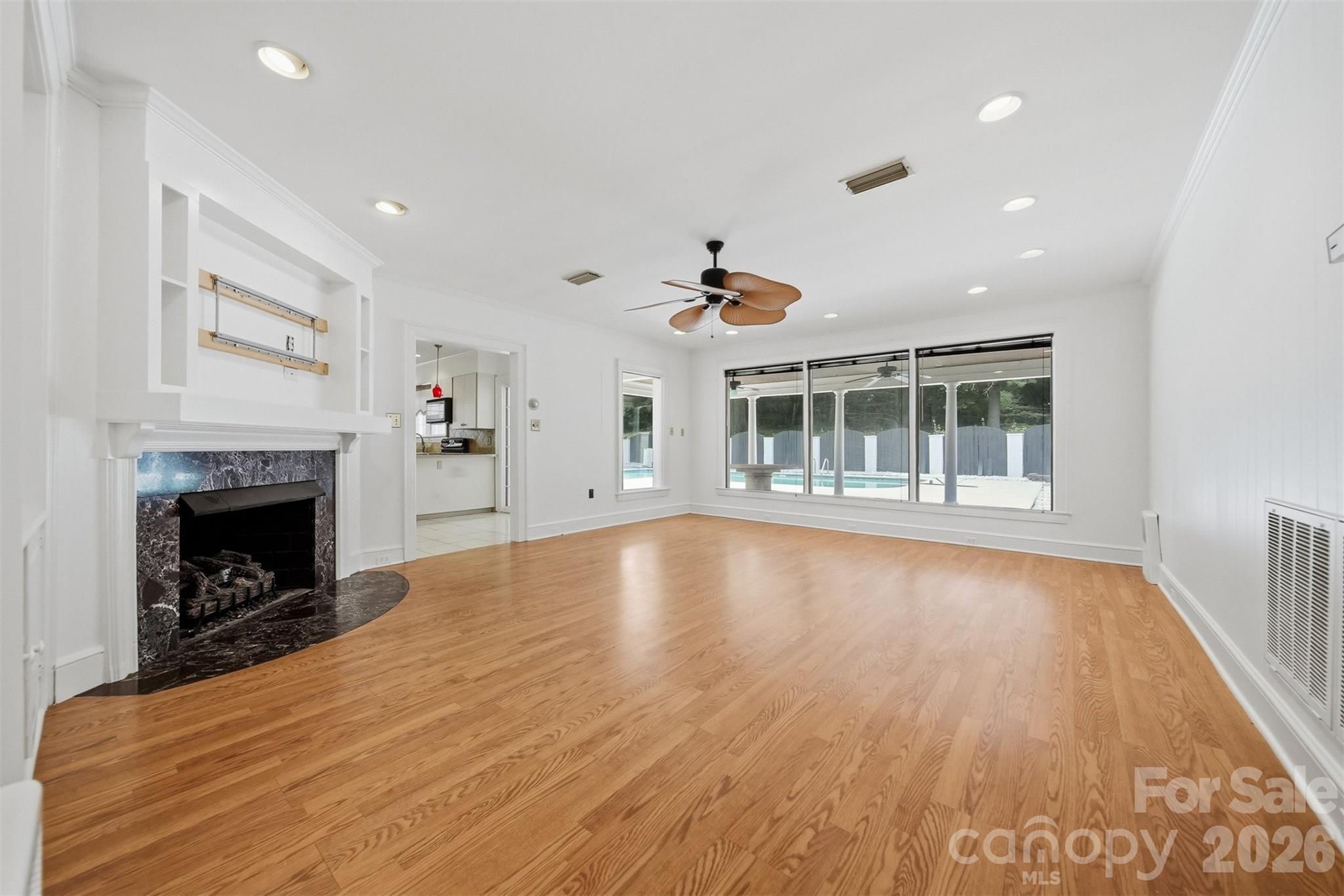 521 5th Street NW — Hickory